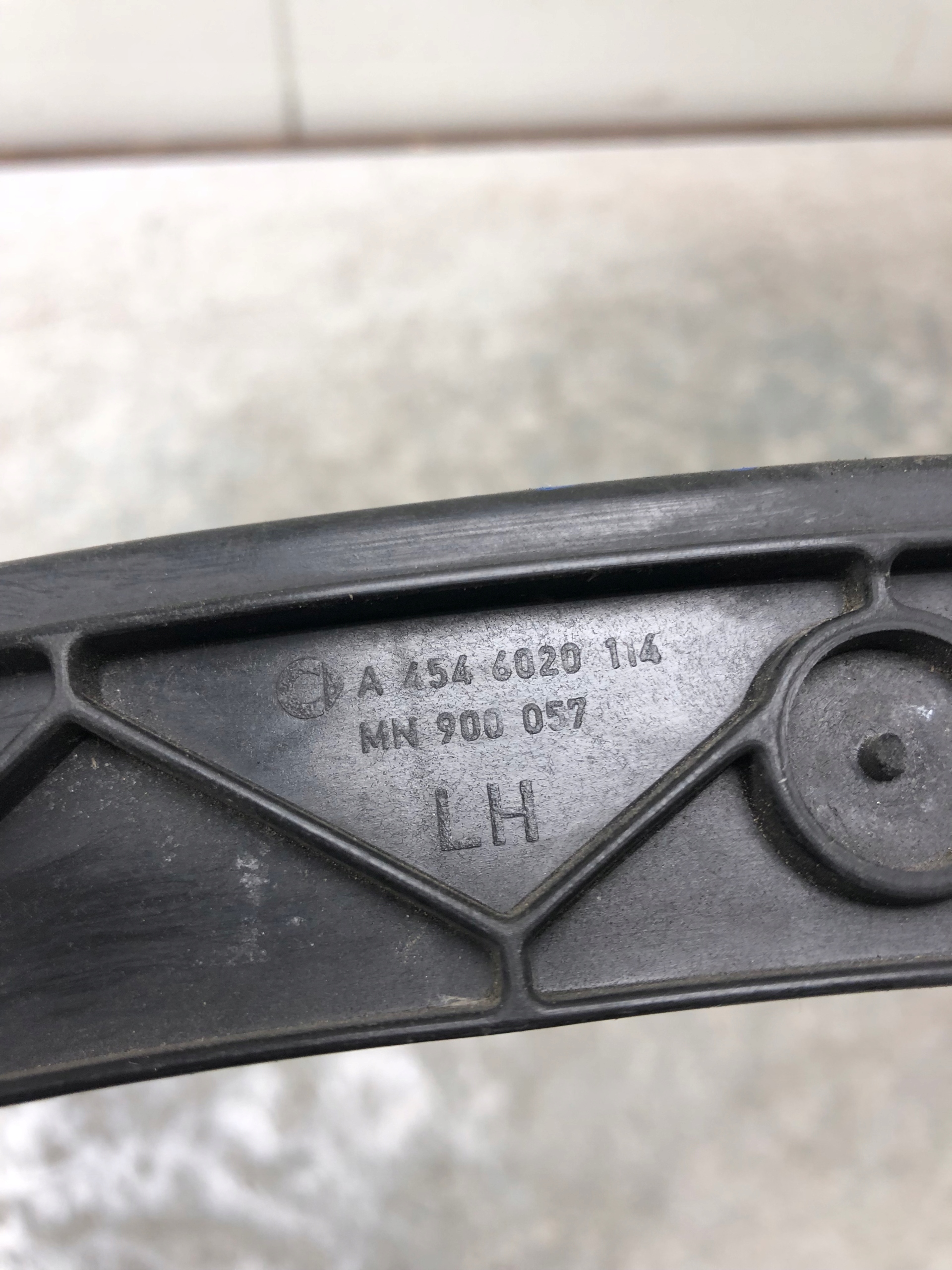 bumper bracket left rear part SMART FORFOUR 454 A4546020114