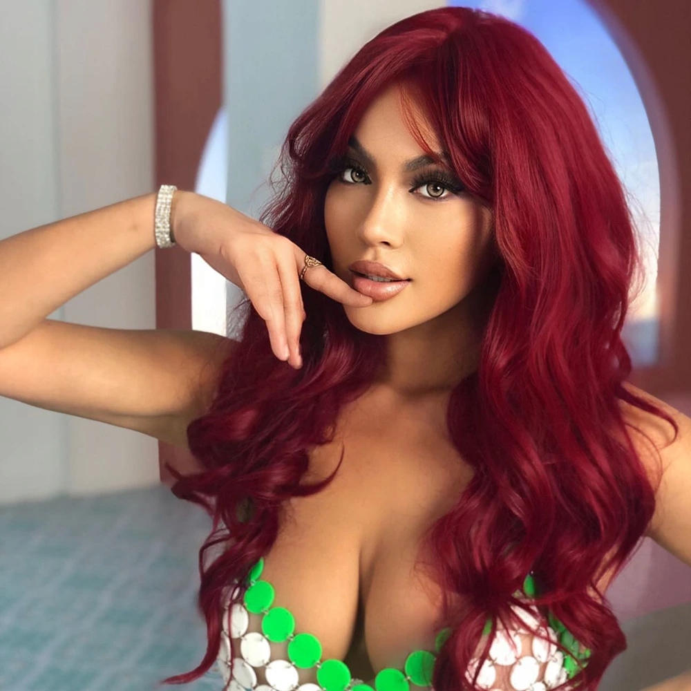 Ohnivě červená dlouhá paruka Ruby s romantickými vlnami