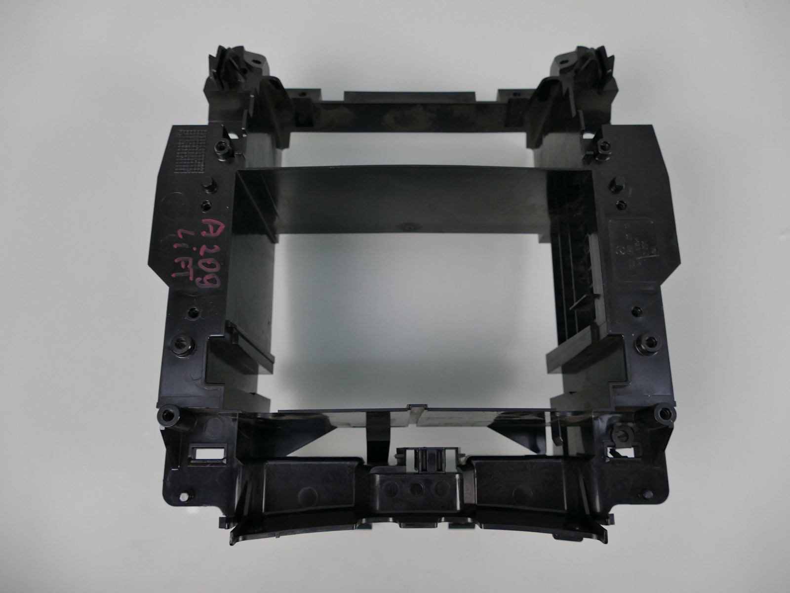 A2096890116 - MERCEDES A209 W209 AMG лифт рамка радио корзина