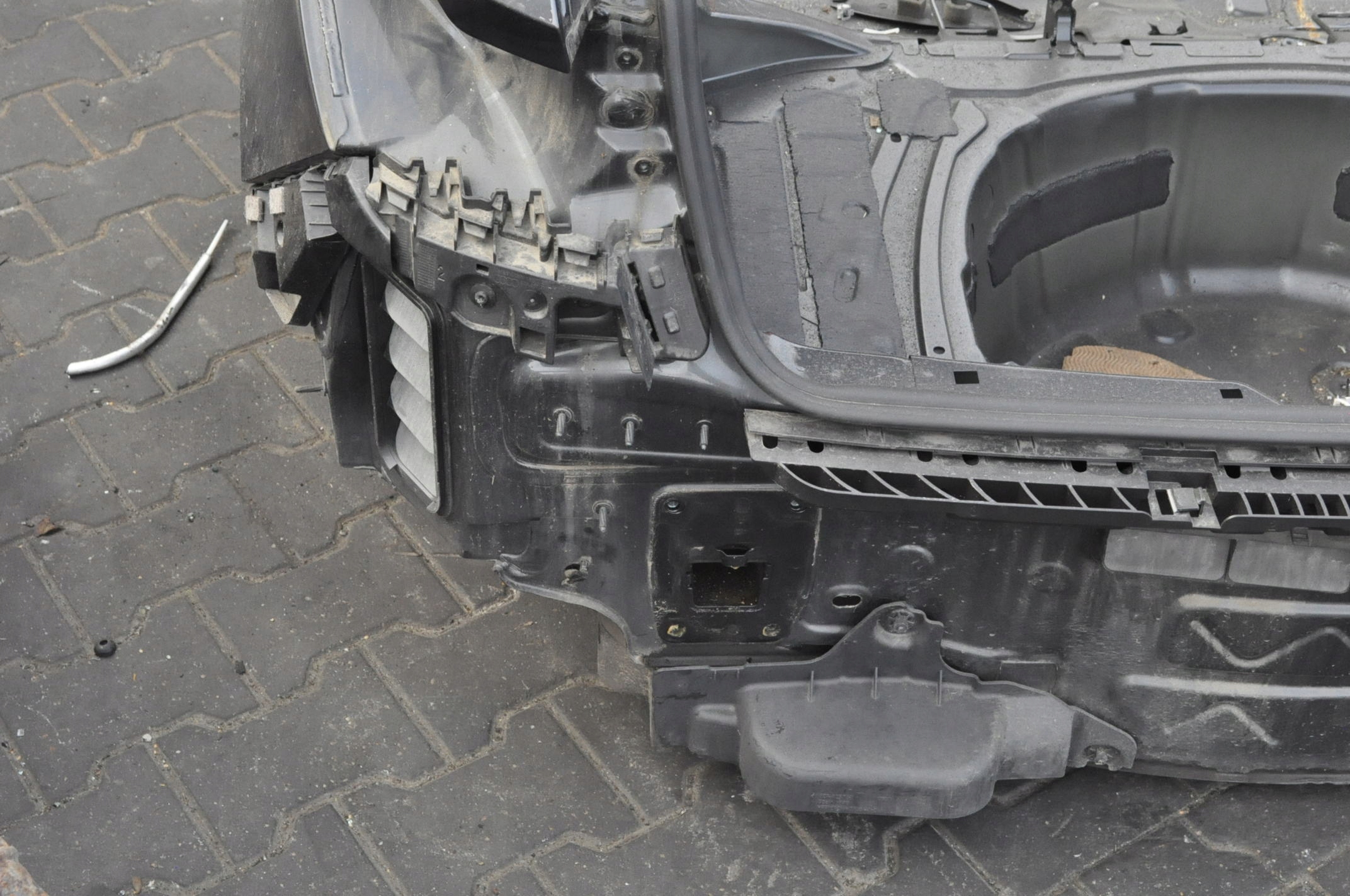 AUDI A1 II 18- PAS TYŁ TYLNY WANNA Typ samochodu Samochody osobowe