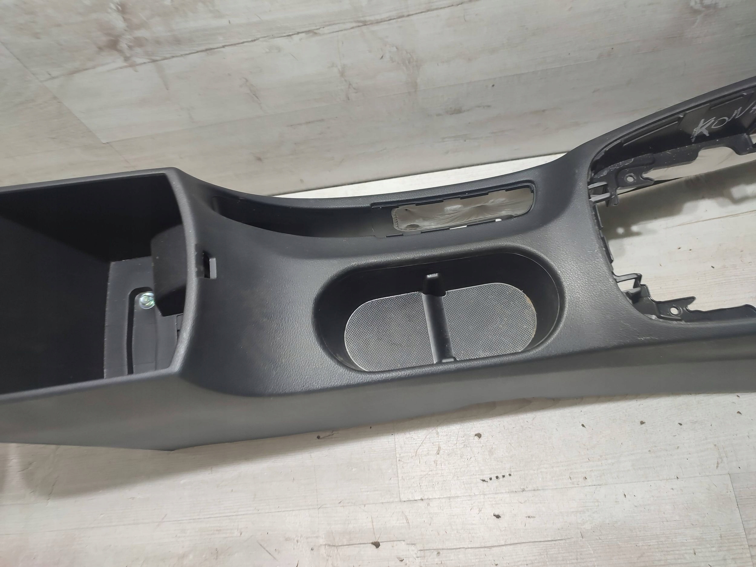Hyundai Kona and 2018 tunel central