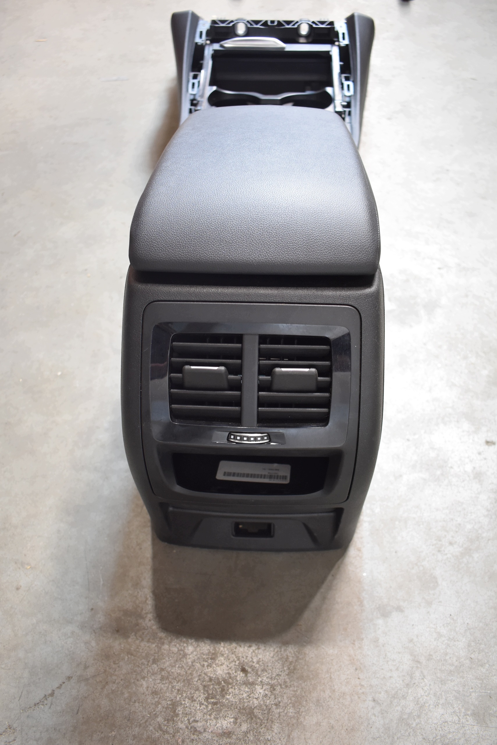 IDEALNY TUNEL central armrest leather BMW X3 G01 1
