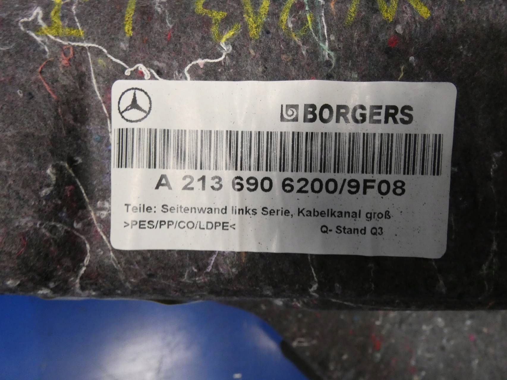 MERCEDES E KLASA W213 sedan side upholstery boot left rear part