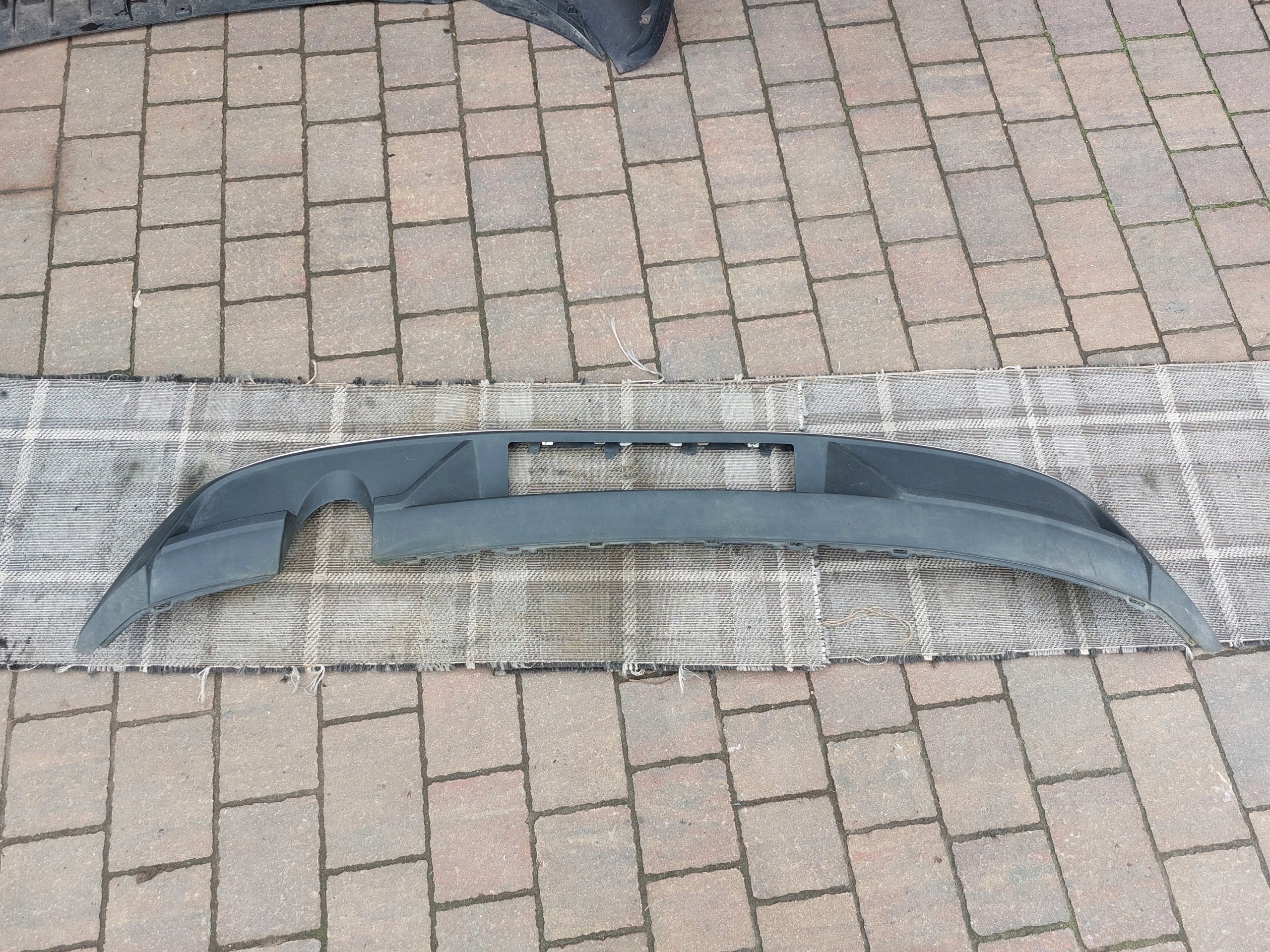 DAKLADKA SPOILER der Stoßstange heck AUDI A3 8V 18r