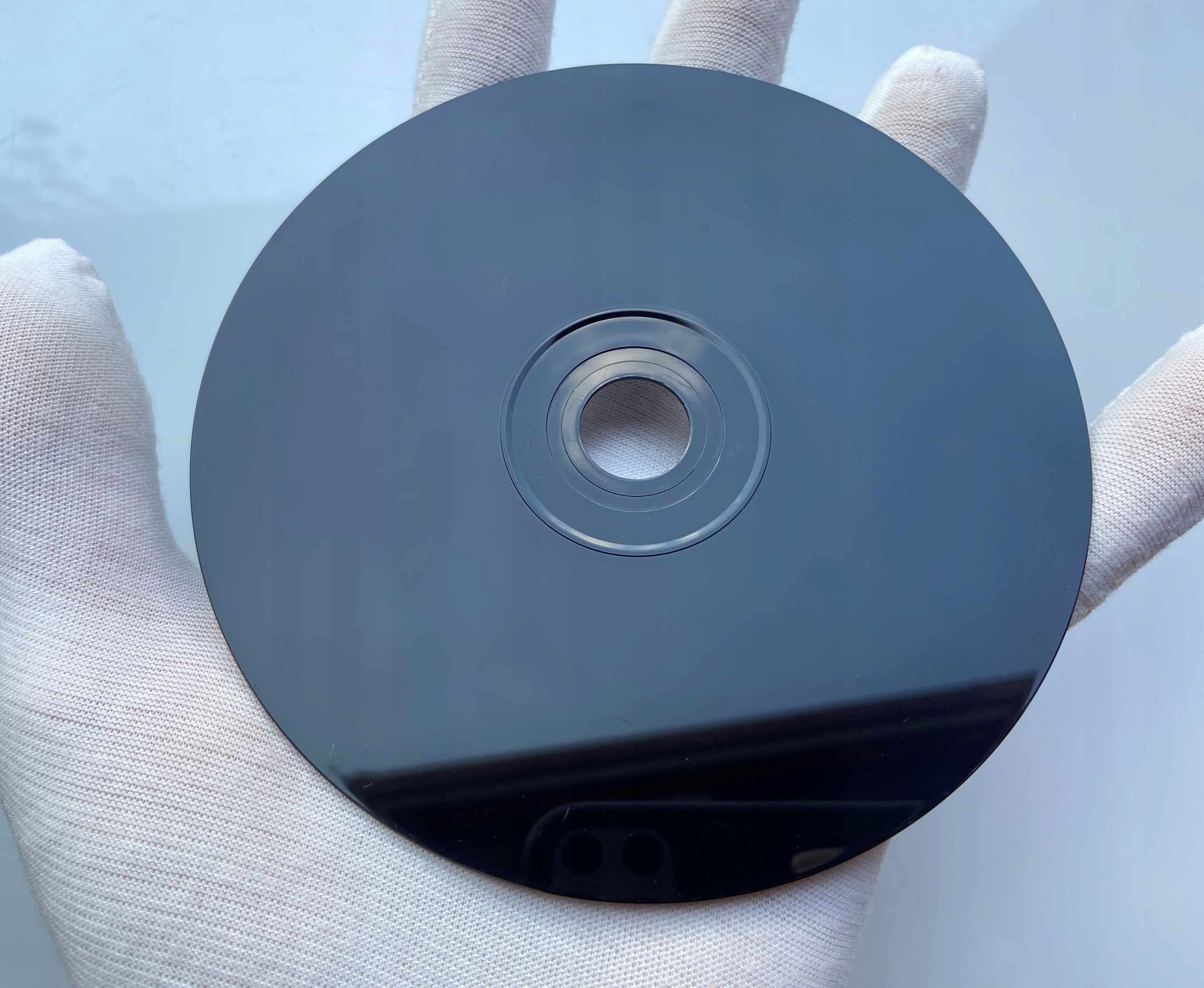 007 WORLD IS NOT ENOUGH PSX PSONE PLAYSTATION 3xA Wydawca Electronic Arts Inc.