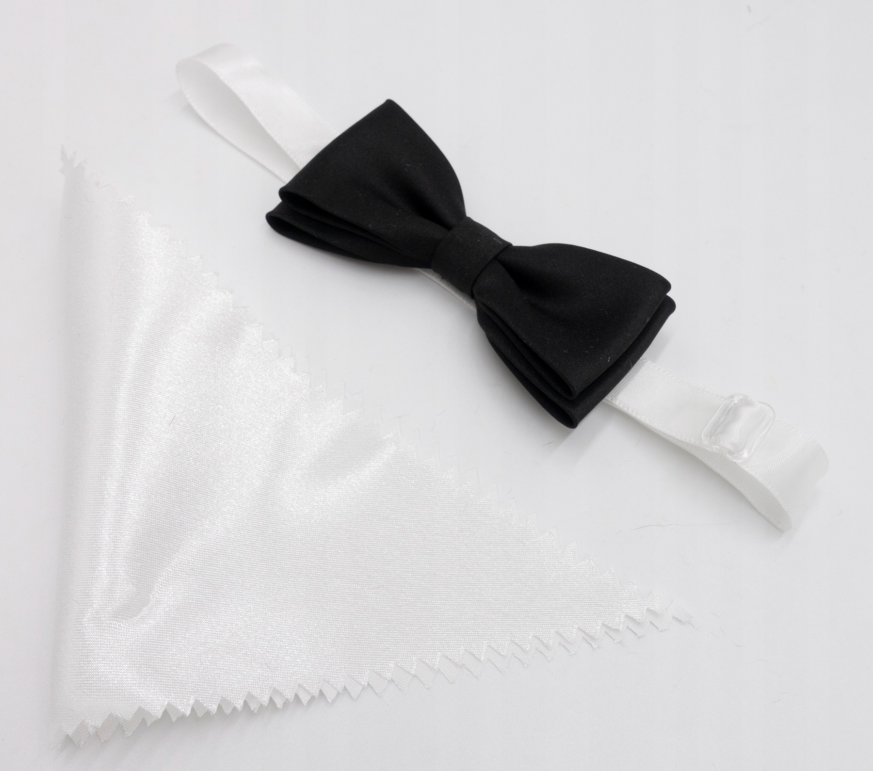 KOMUNIJNA MUSZKA CZARNA MUCHA Z POSZETKĄ CHŁOPIĘCA Marka Inna marka