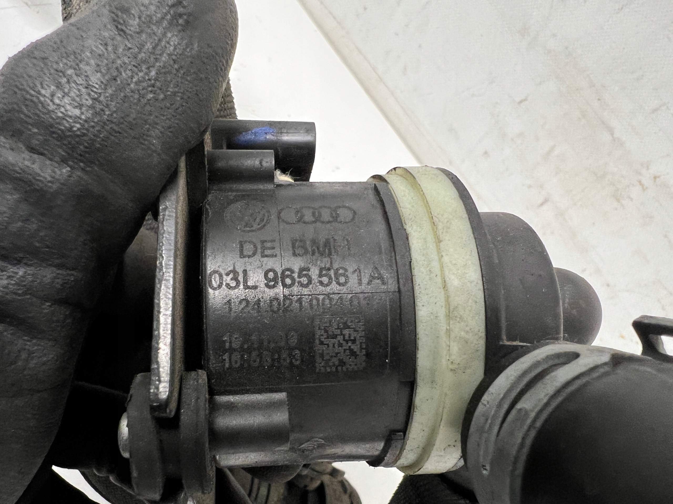 Audi A5 8T 2.0 TDI 140km CAGA dodatna pumpa vode 03L965561A