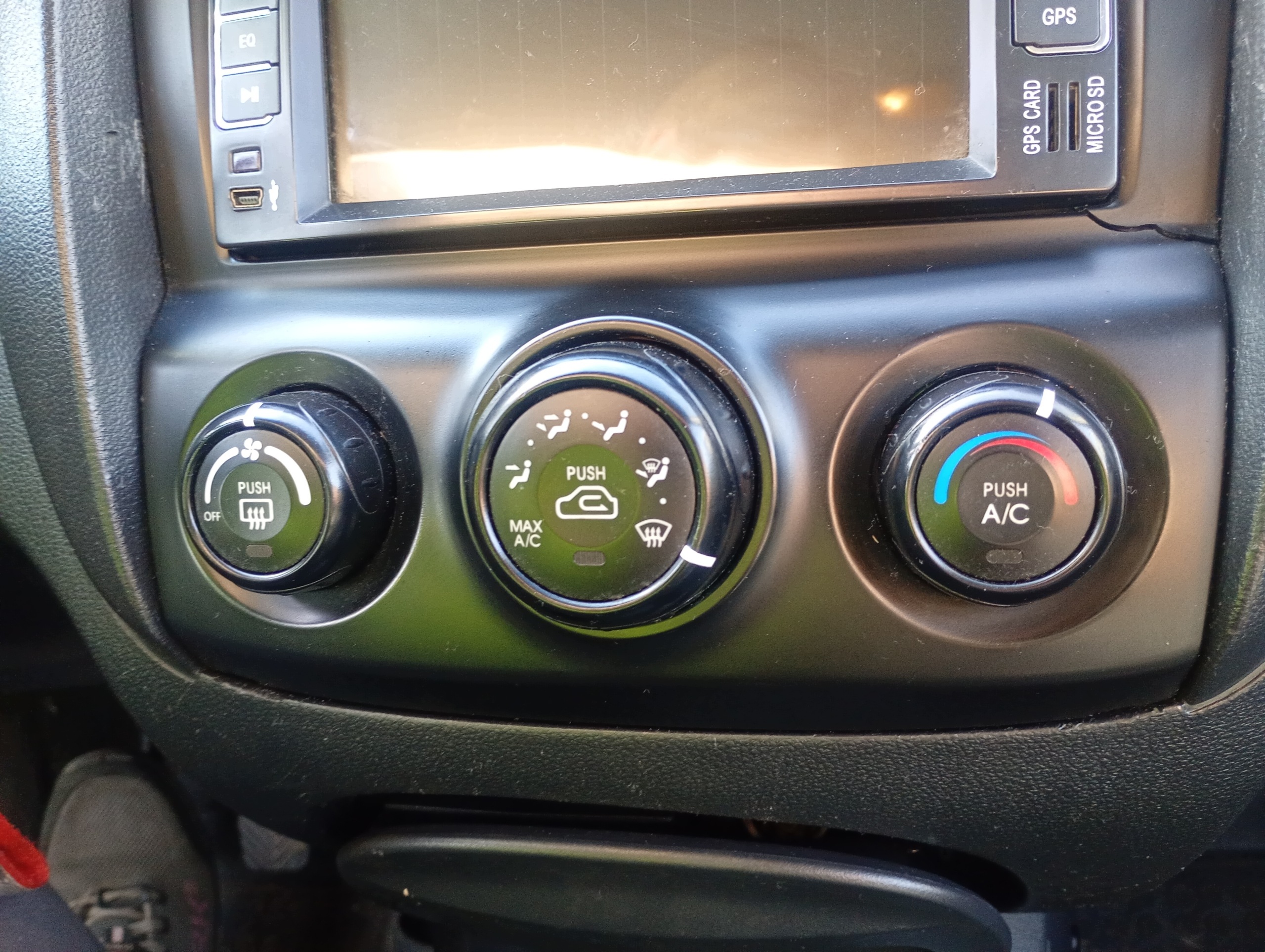 Panel switch regulacja air conditioning devices heating Kia Sportage 2 II 04-10