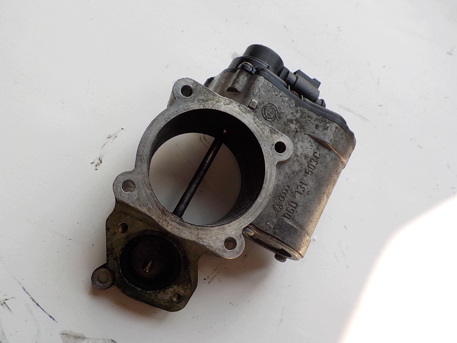 AUDI A4 B6 2.0 FSI ORG AGR-Ventil A2C53025959 06D131503C