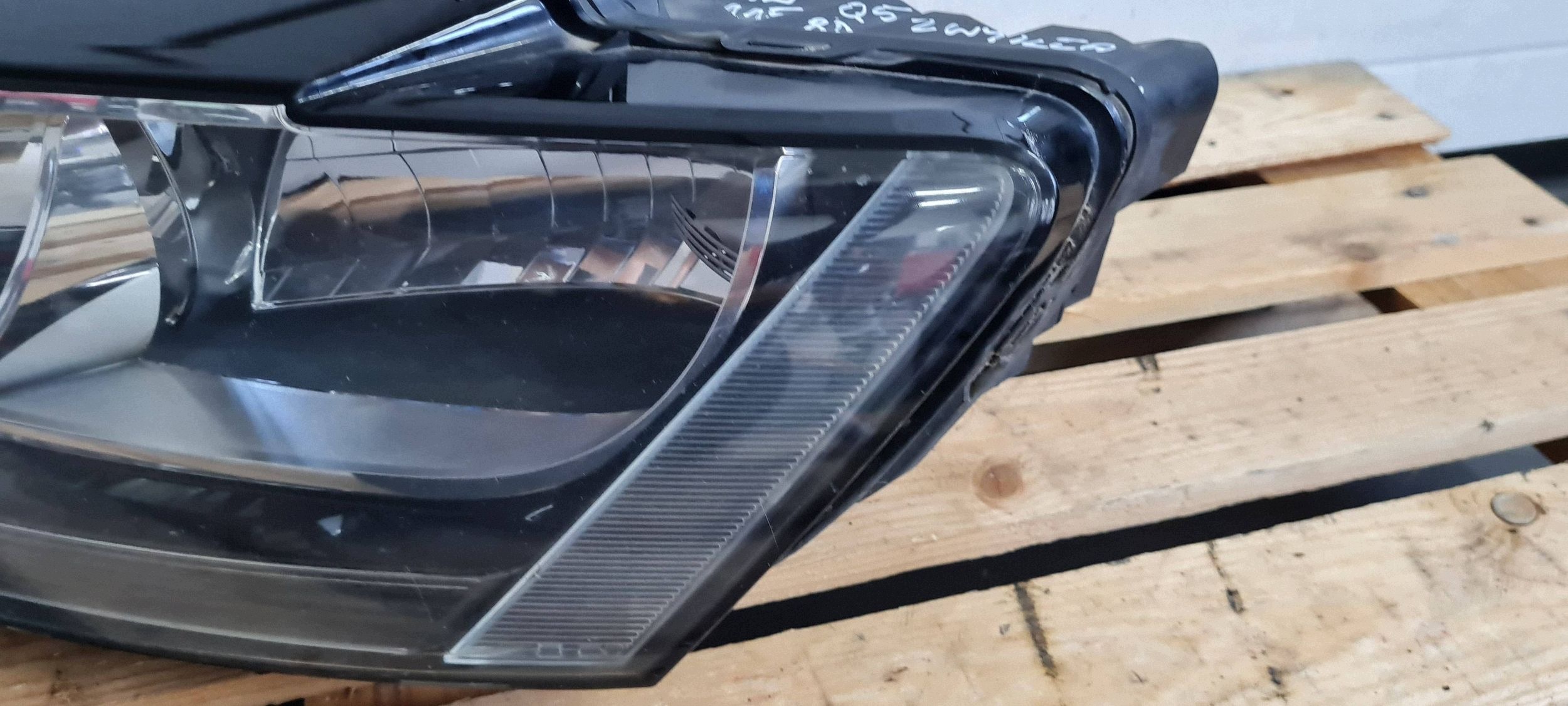 Q5 8R light left left front front ANGLIK RHD UK 8R0941003A