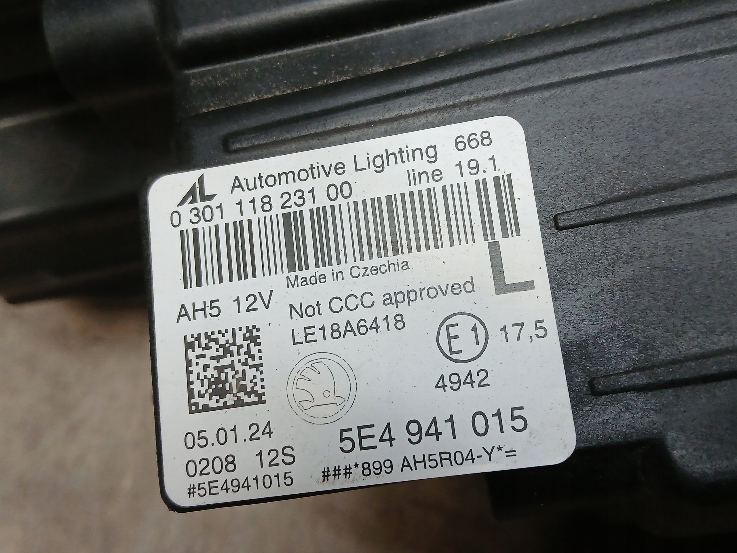 light front left SKODA OCTAVIA IV 4 FULL LED 5E4941015