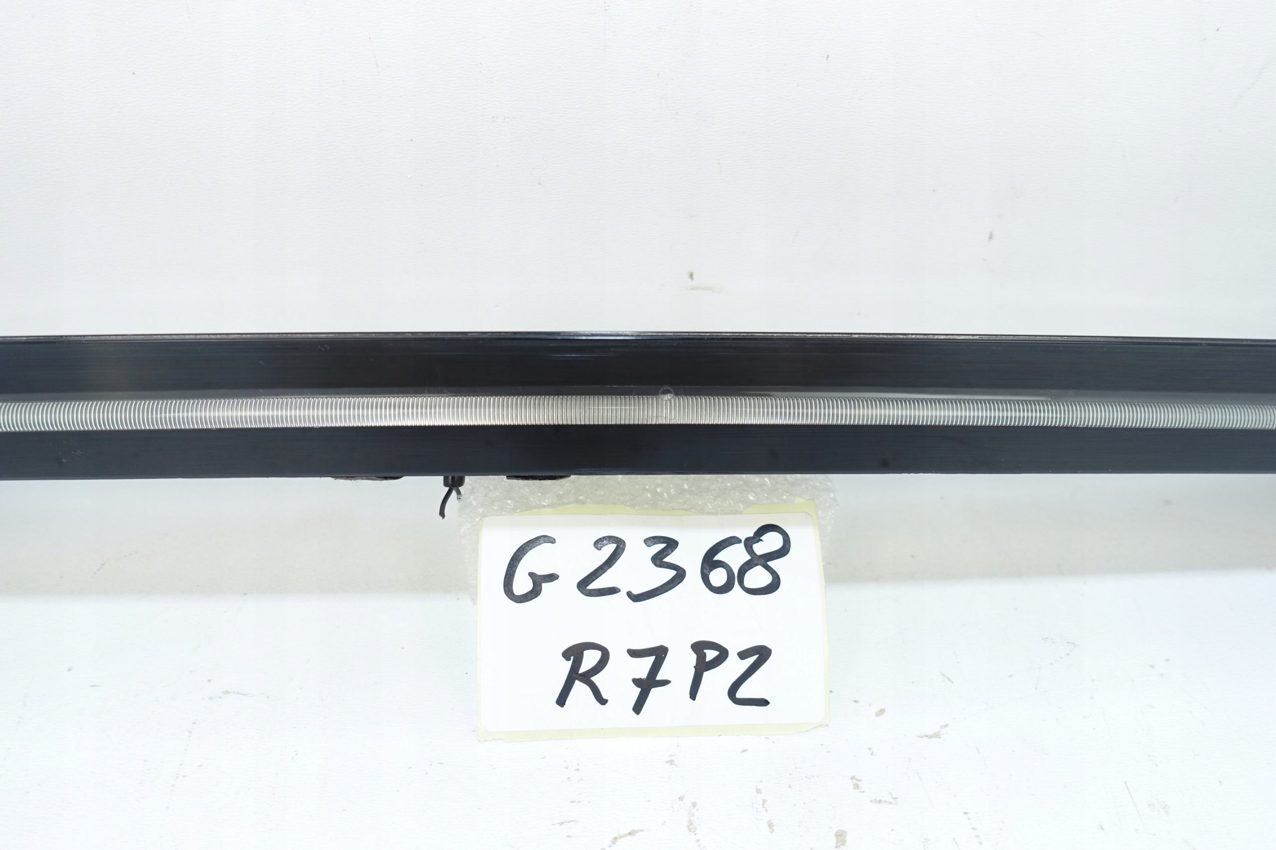 JAGUAR XE 2015- TRZECIE light STOP GJ32-13A613-AE