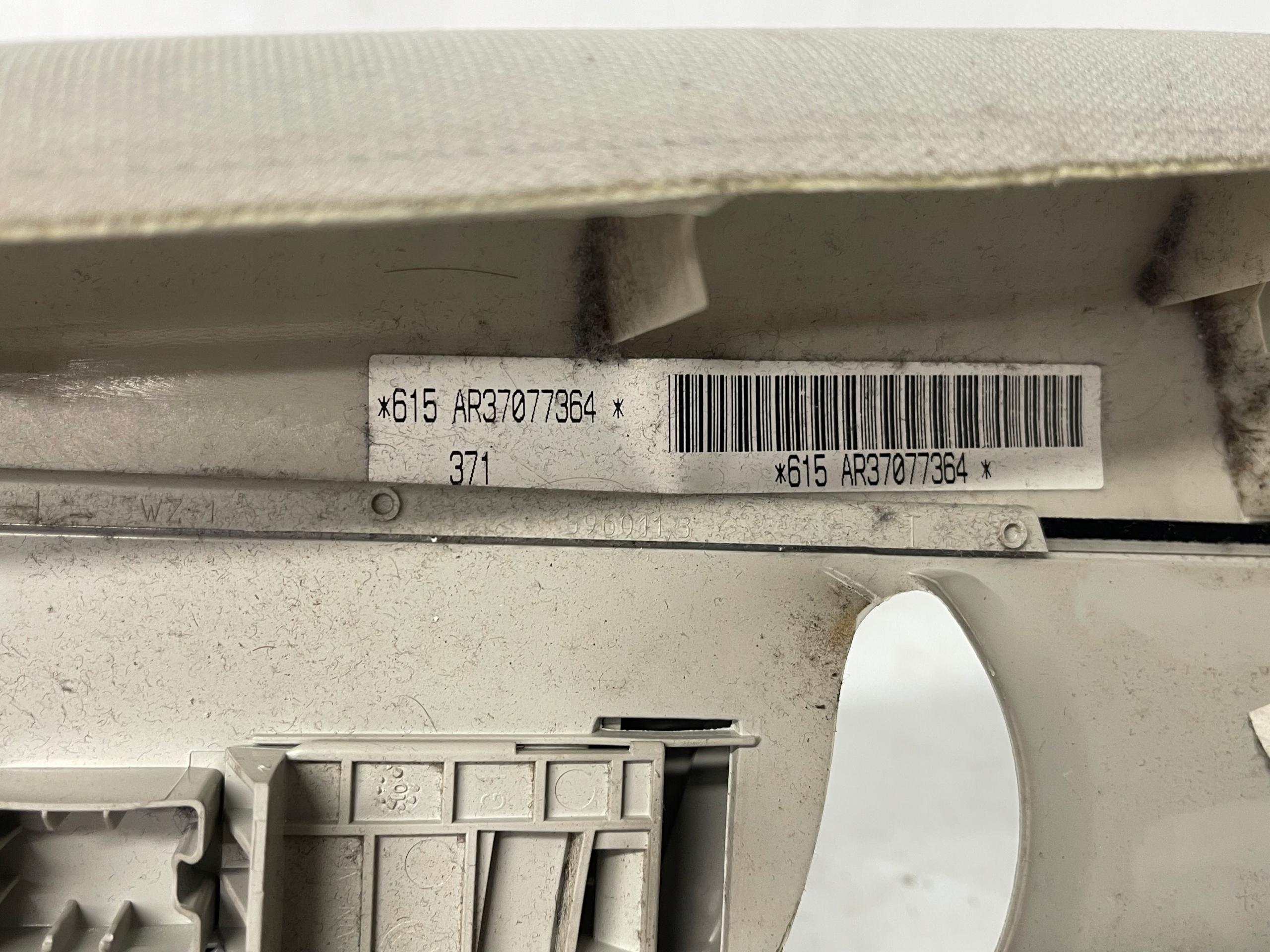 left side cover slupka VW GOLF VI (5K1) 1K0868311