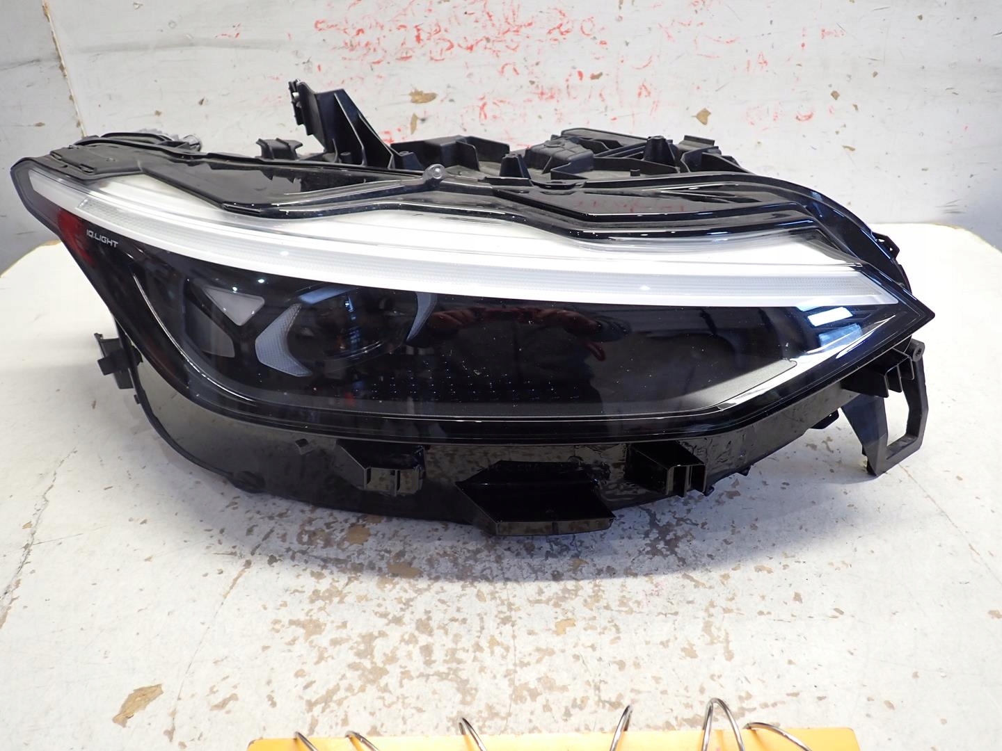 light front front right VW ID7 2023- FULL LED 14B941036B