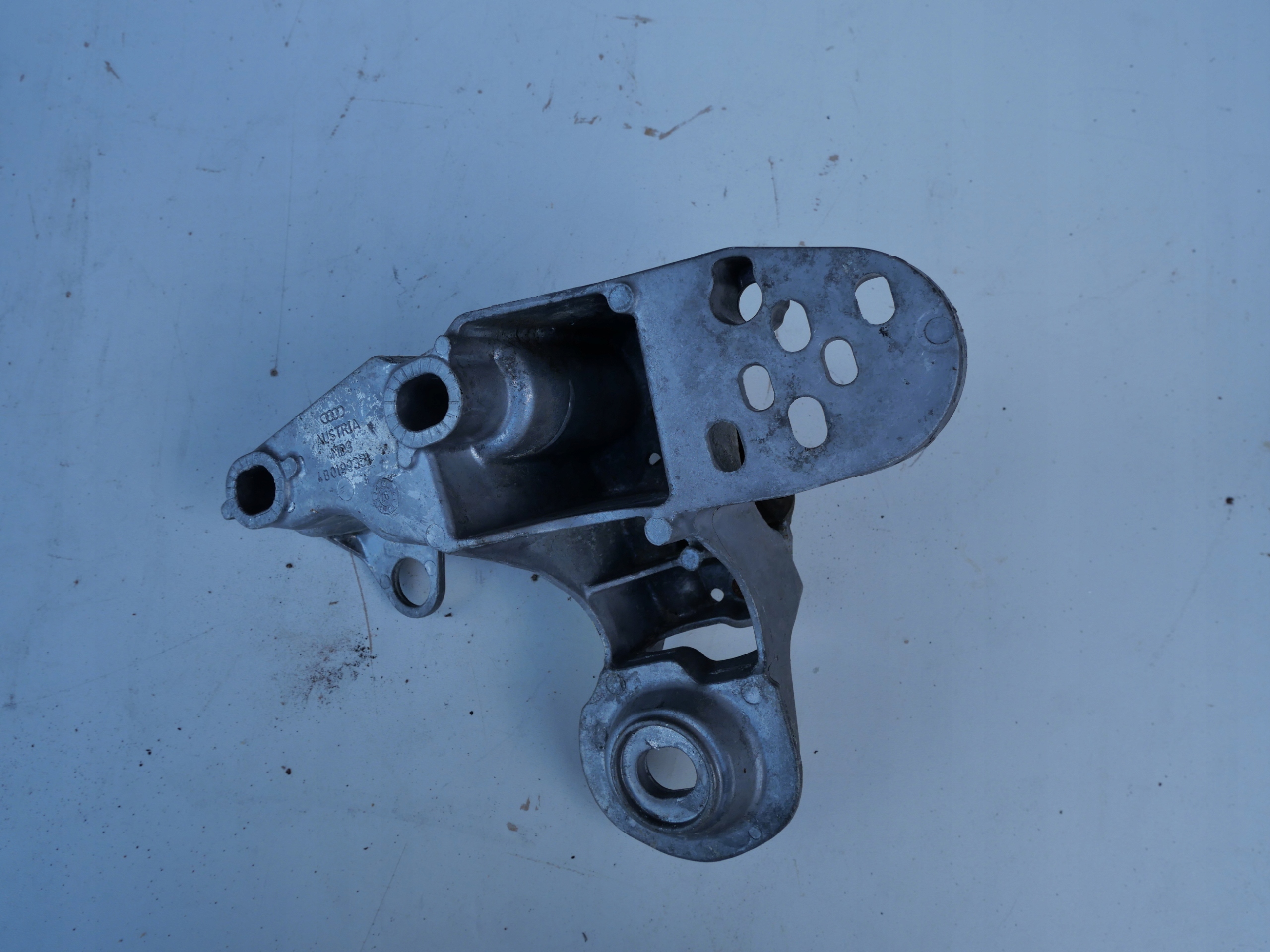 engine mount VW AUDI A4 B5 4B0199351