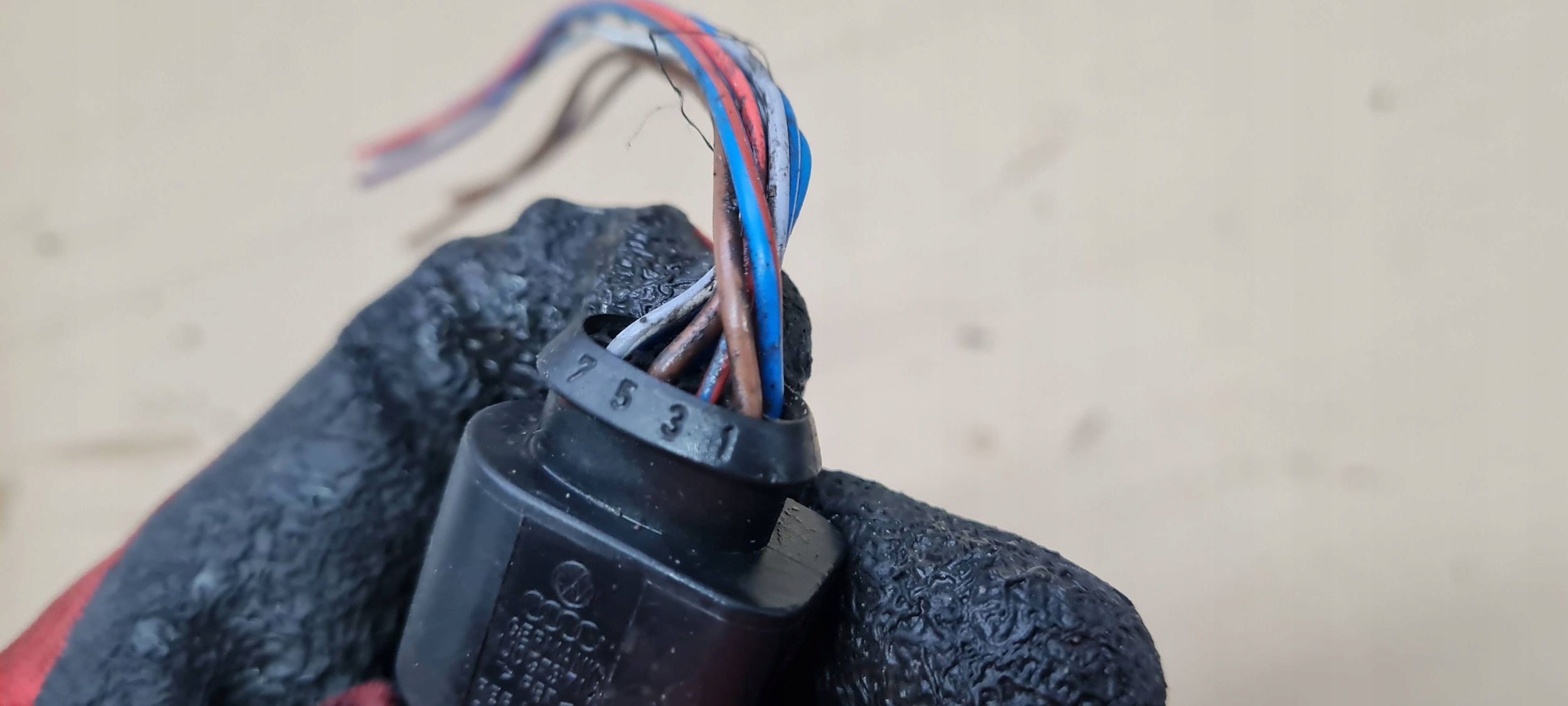 Q5 8R connecting spoiler connector connector 1J0973714 A4 B8 A5