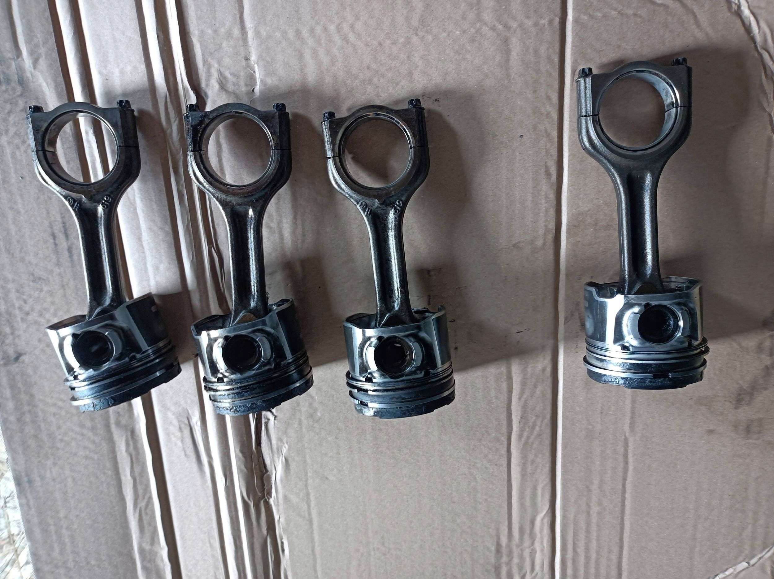 Piston avec bielle PSA 1.6 HDI 75L93