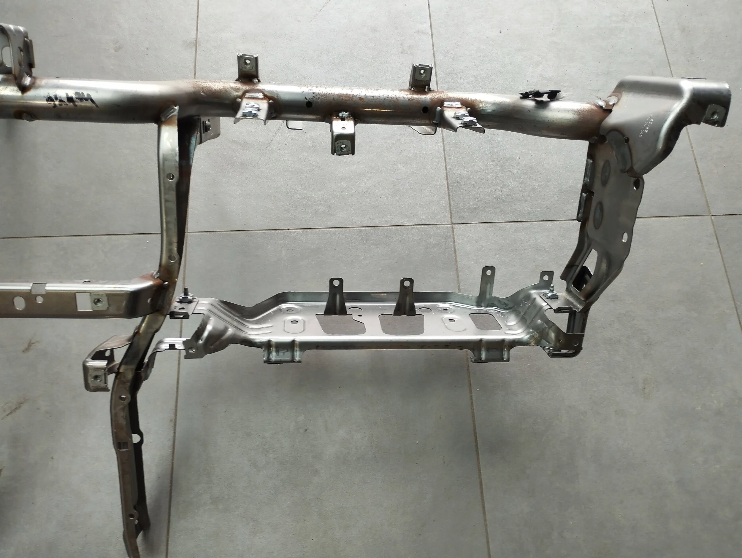 Audi Q4 e-tron sider support consoles 89B857017