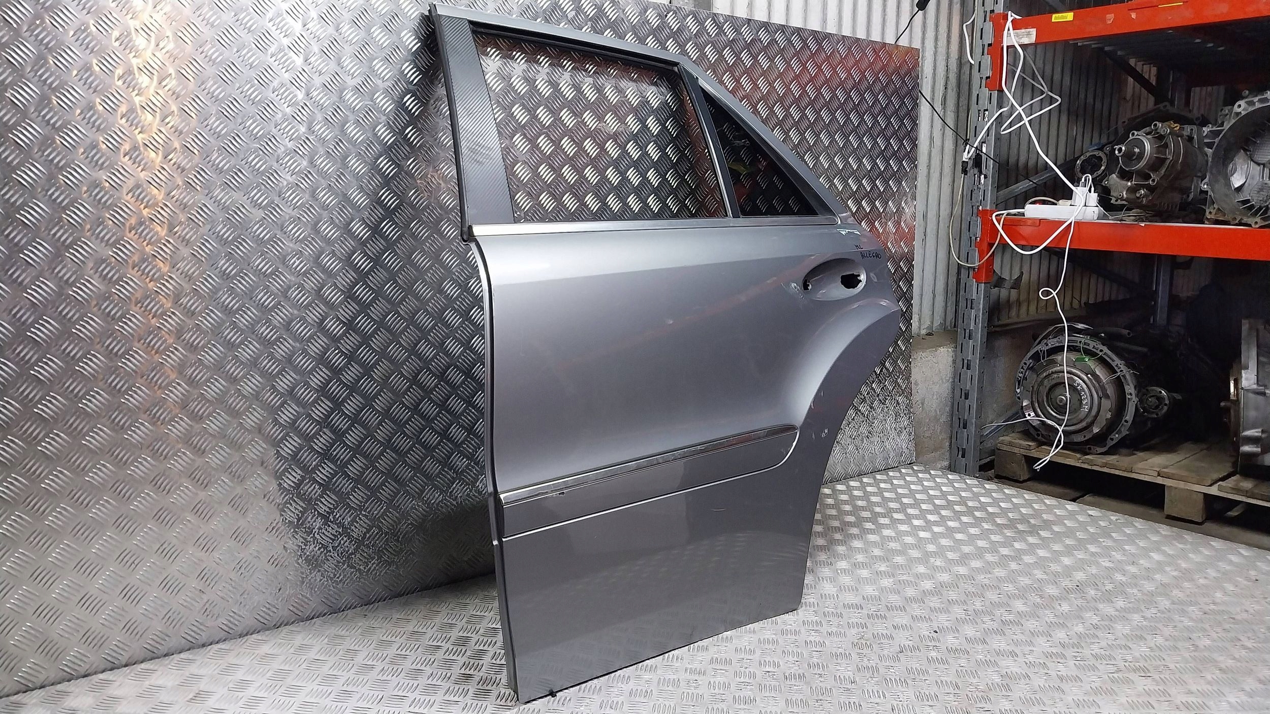 Tür heck links MERCEDES ML W164 05