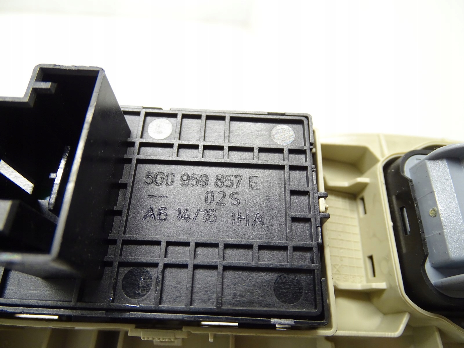 PANEL window control switch of mirrors VW GOLF VIII SKODA SUPERB III 5G0959857E