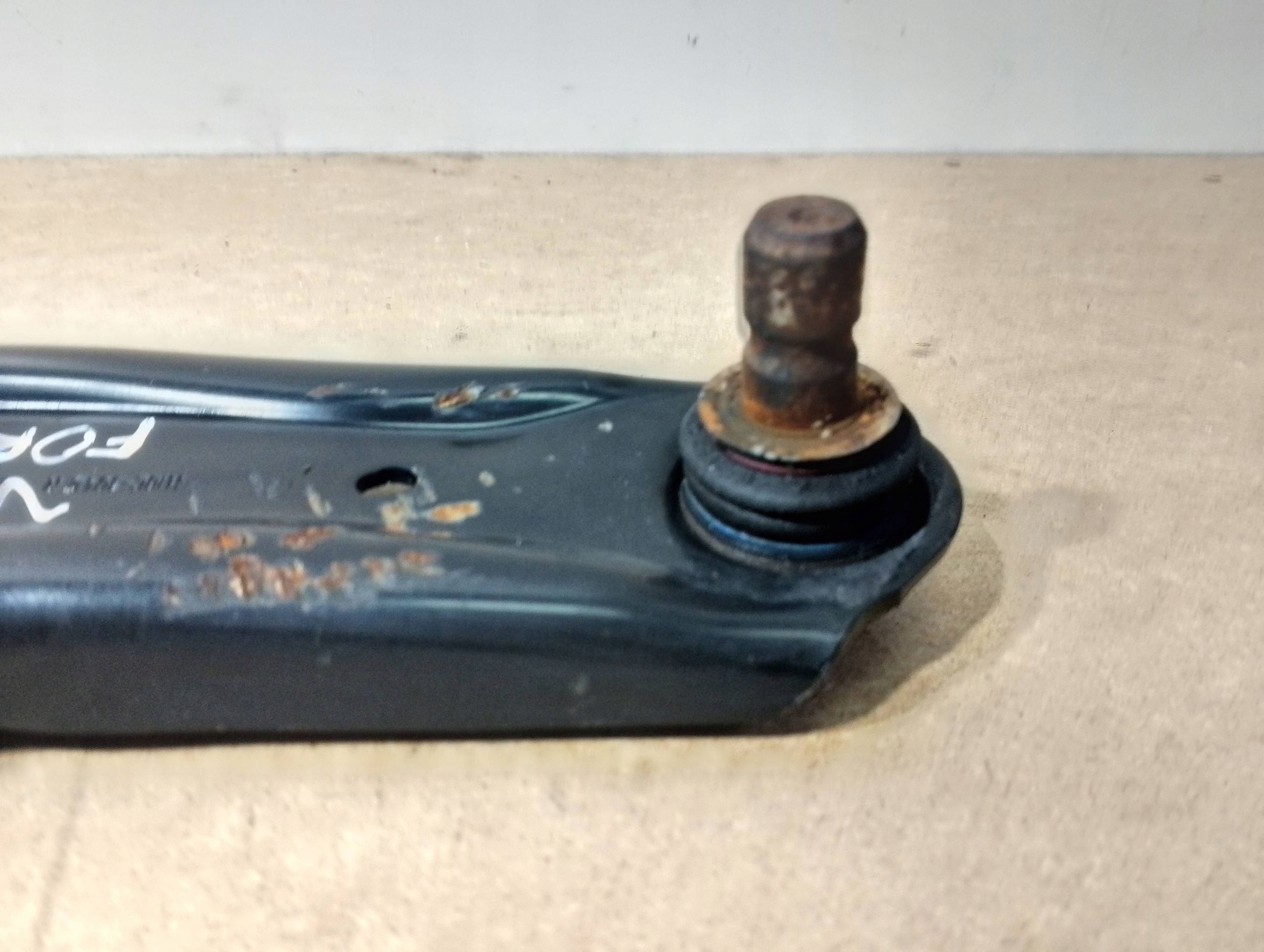 Ford Fiesta MK8 arm front right H1BE3042R (Q397)