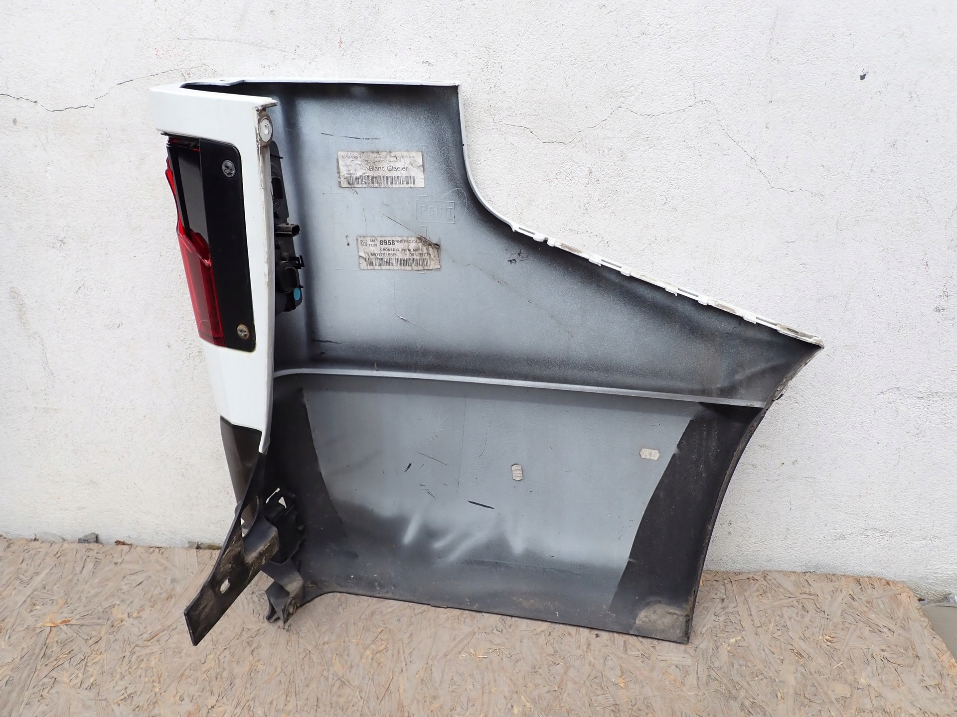 bumper rear part corner left rear OPEL VIVARO 2 RENAULT TRAFIC III 2014