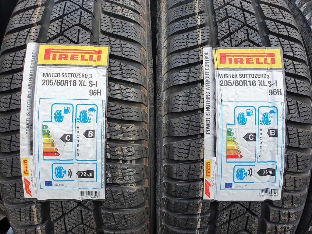 

205/60R16 Pirelli Sottozero 3 Winter para zima