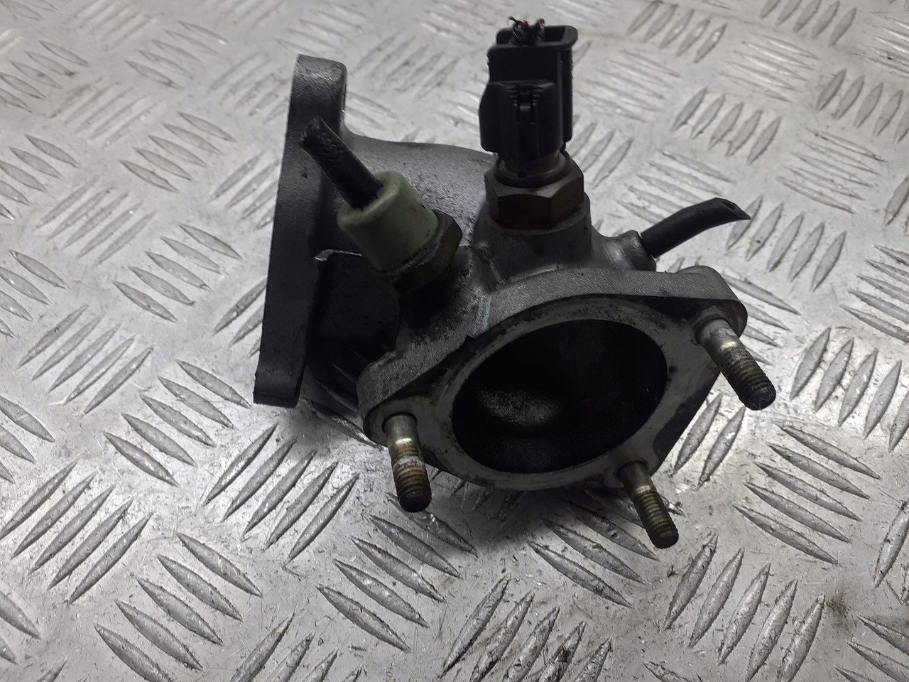 труба коллектора TOYOTA COROLLA E12 2.0 D4D