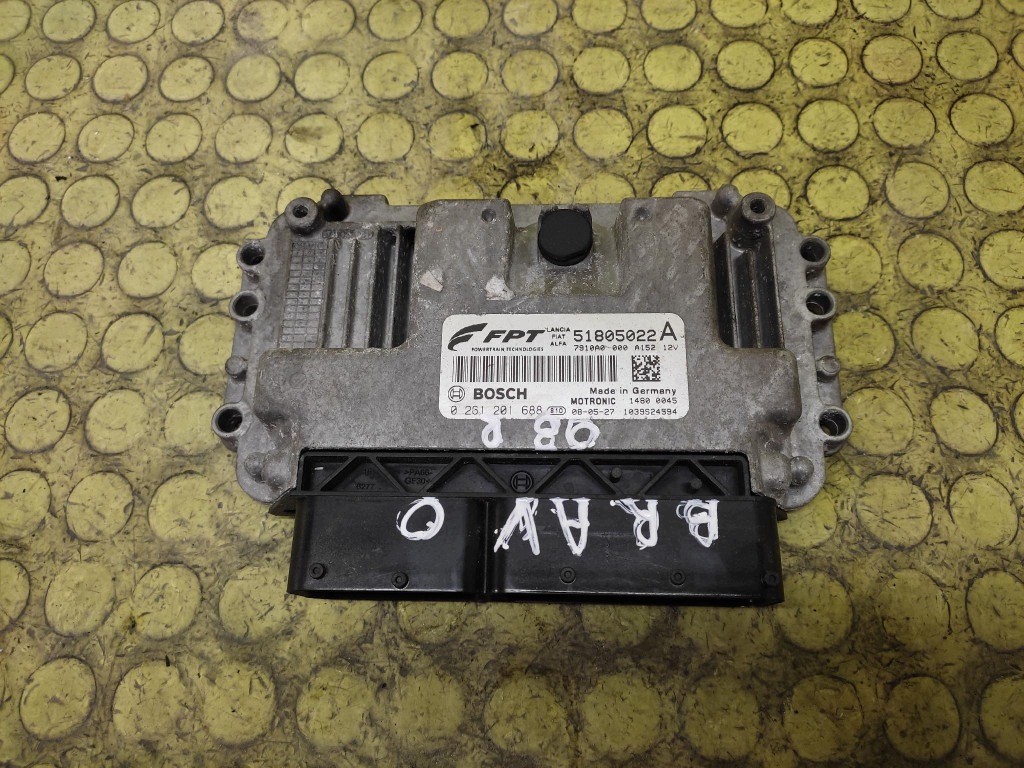 FIAT BRAVO 2 unité de commande électronique uce moteur 51805022