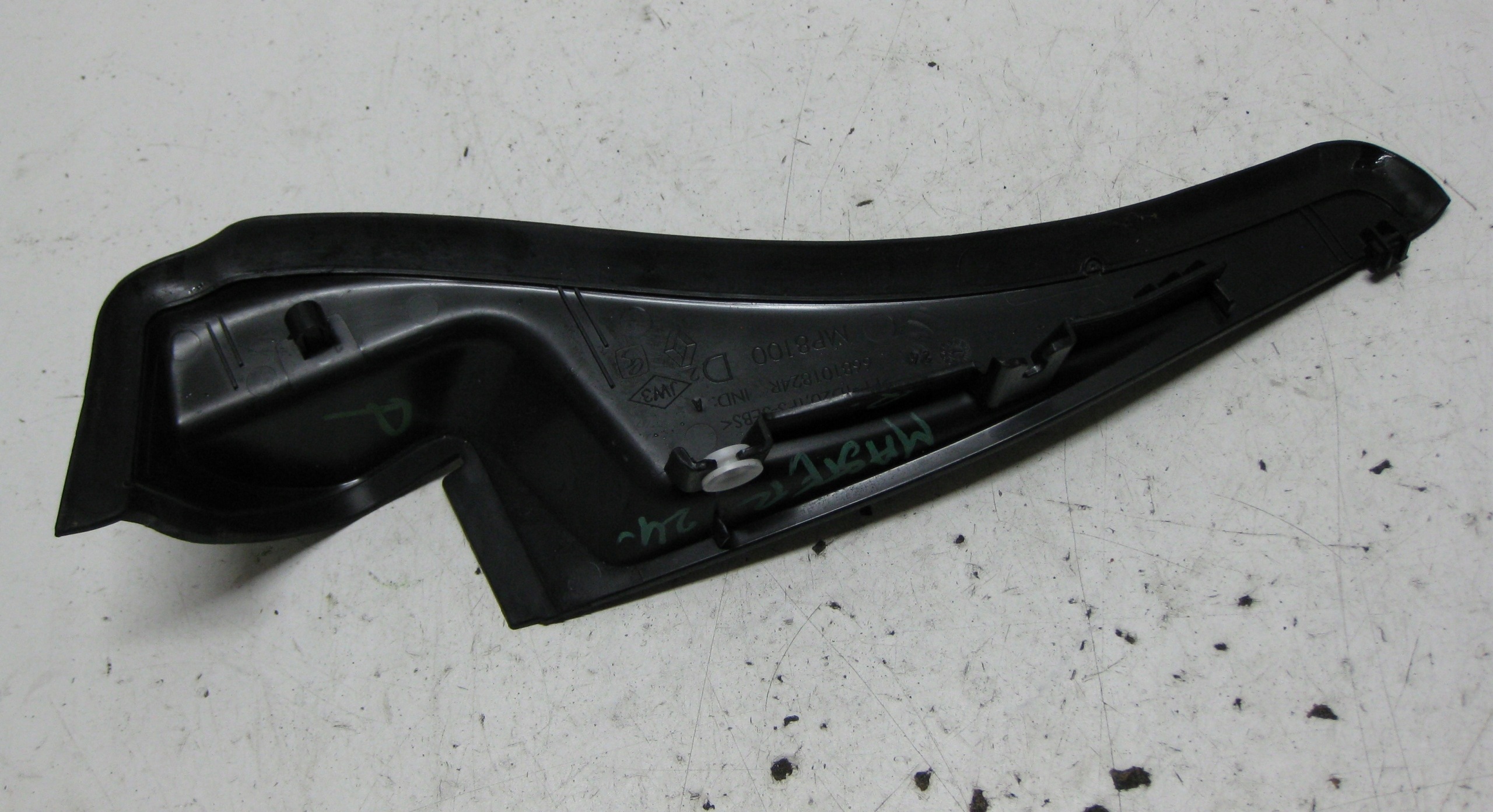 RENAULT MASTER III cover for hinge corner under the window right 668101824R
