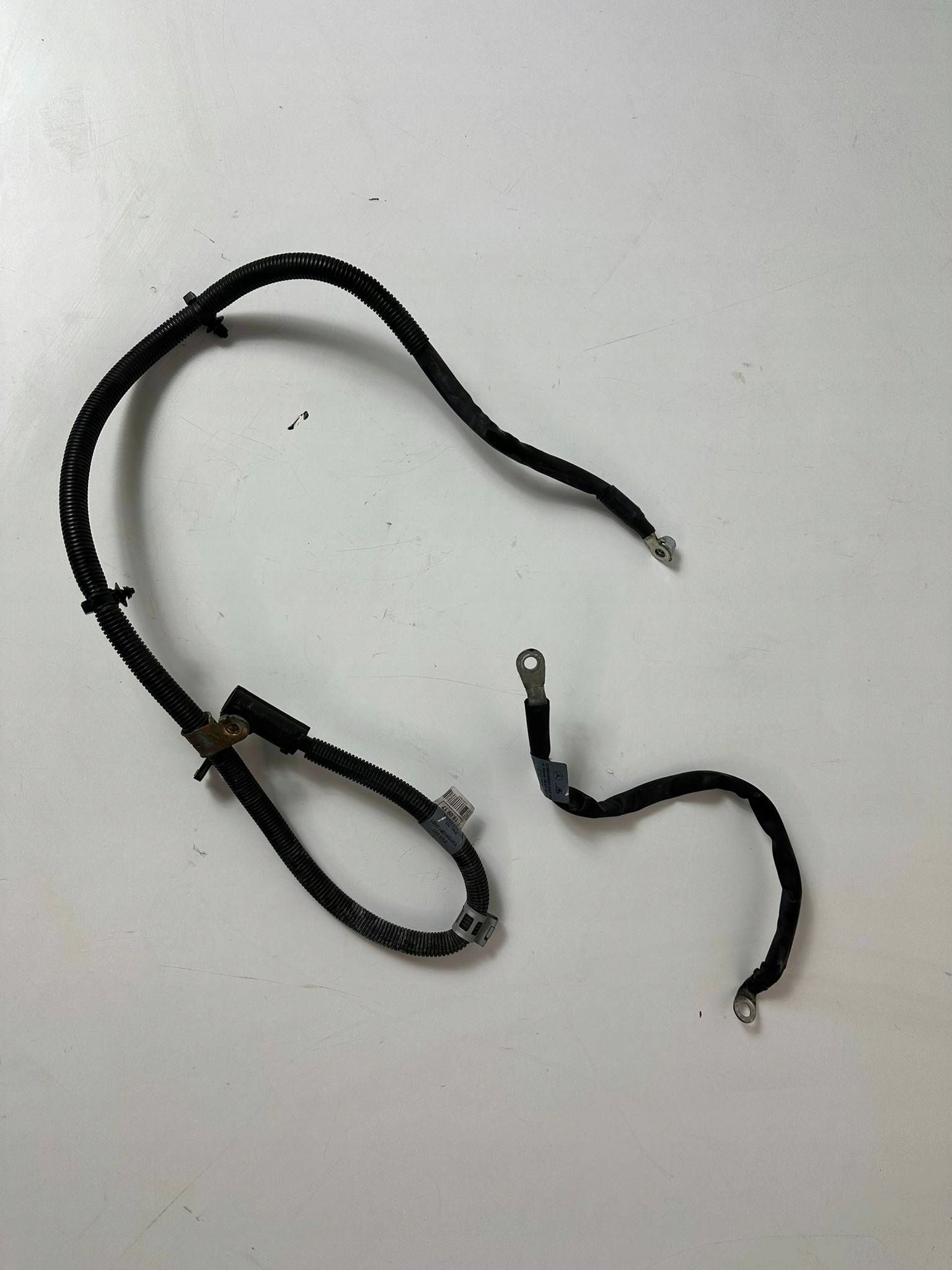 Mercedes-Benz GLA W156 2017 plus / terminal / cable battery A2465405933