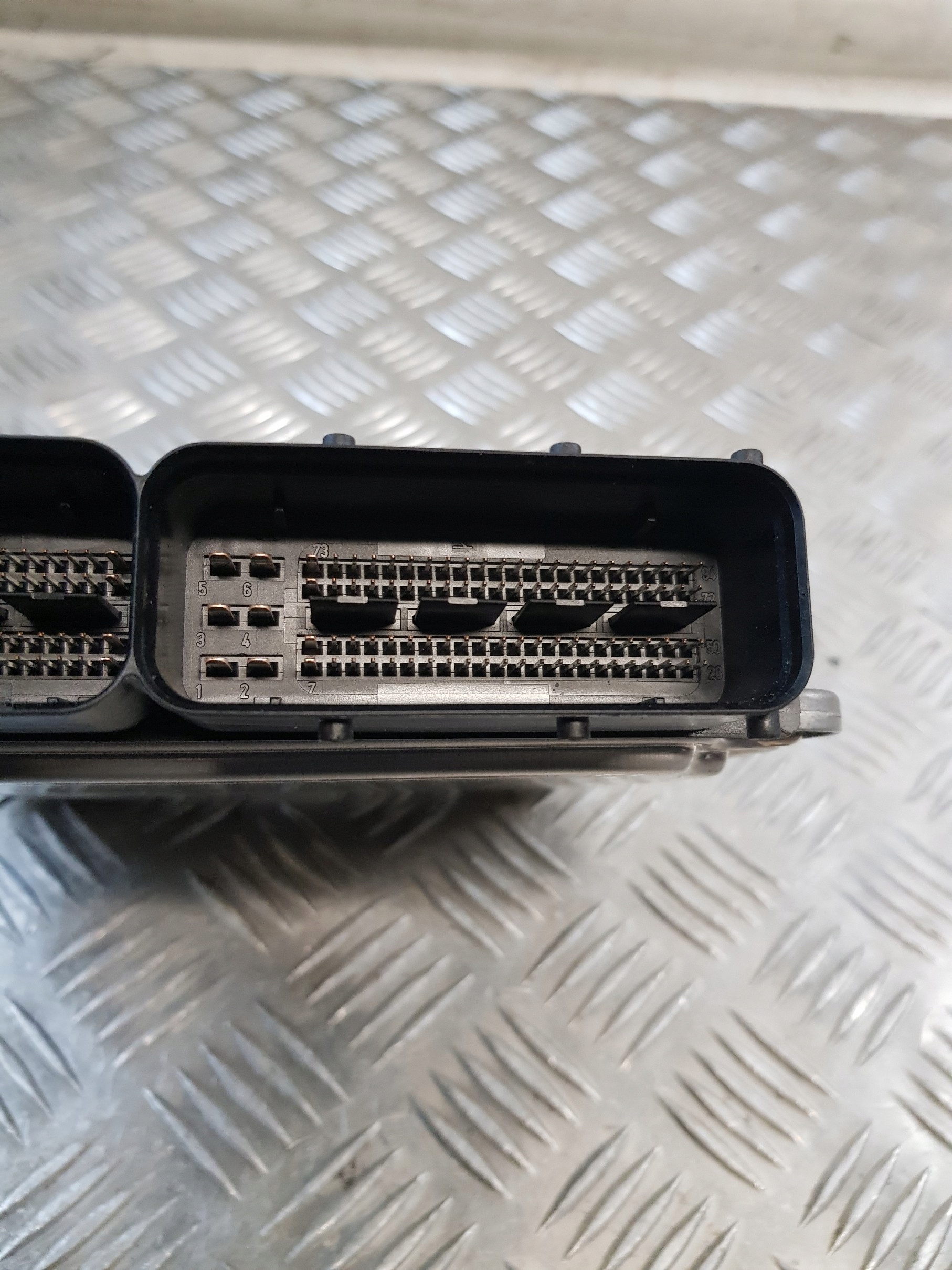 control unit of the engine 8E0906018K 0261S01006 AUDI A4 B6 2.0FSI