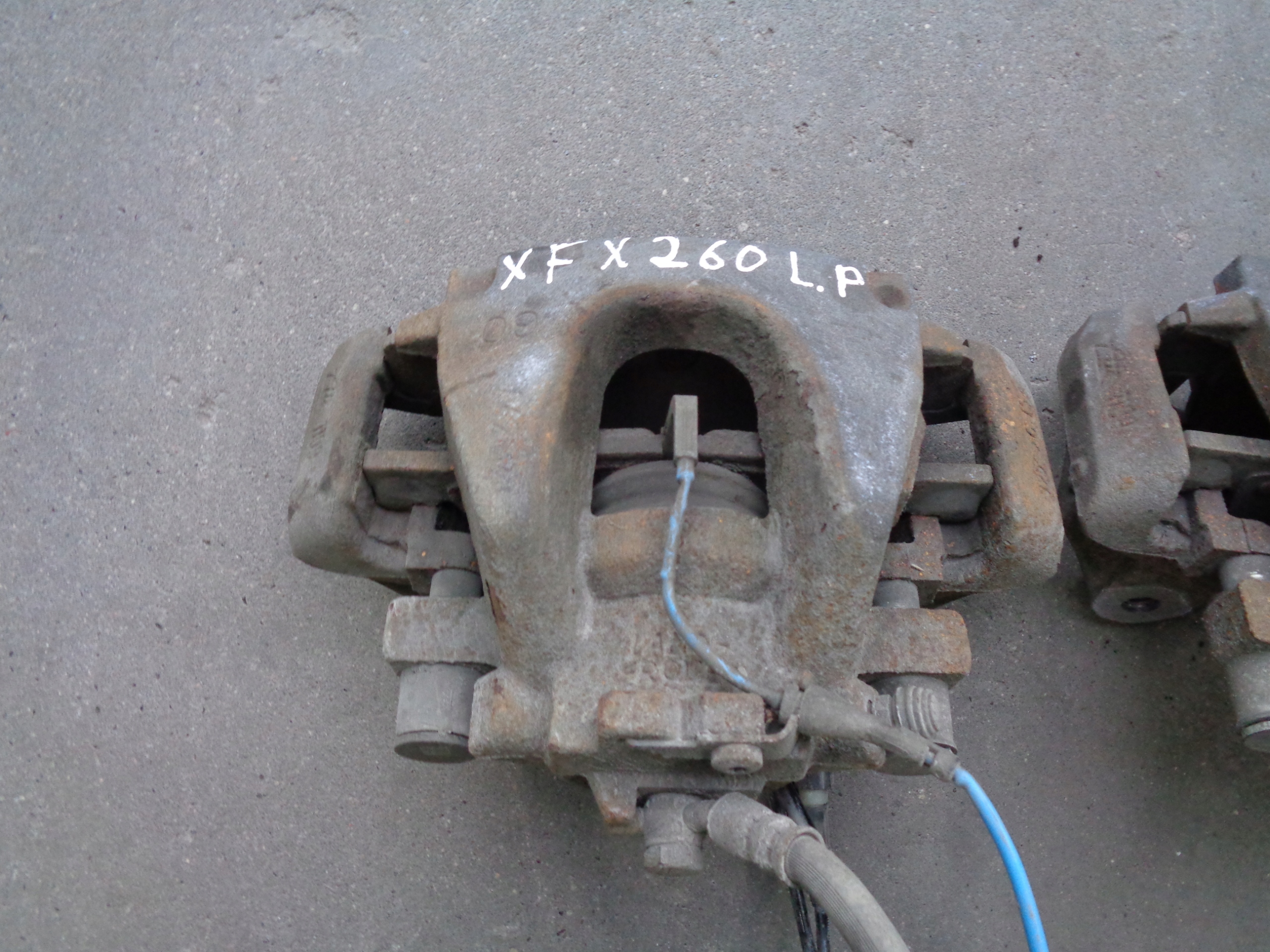 caliper front left right JAGUAR XF II X260 2.0 D