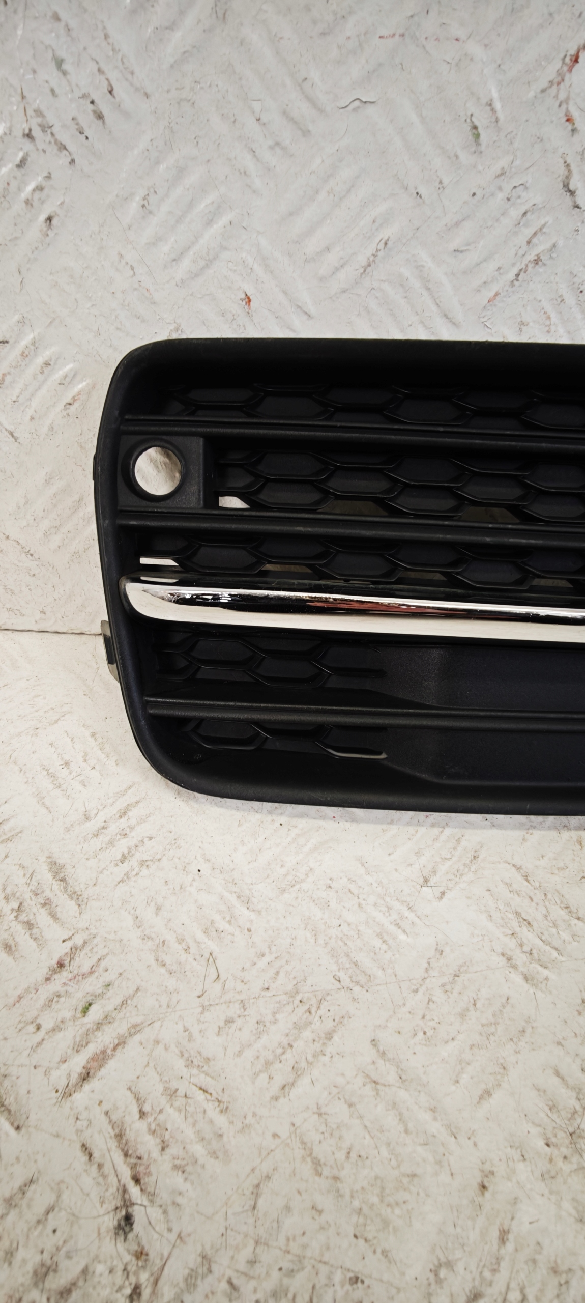 grid of a bumper front front left VOLVO XC90 XC-90 II 31383441