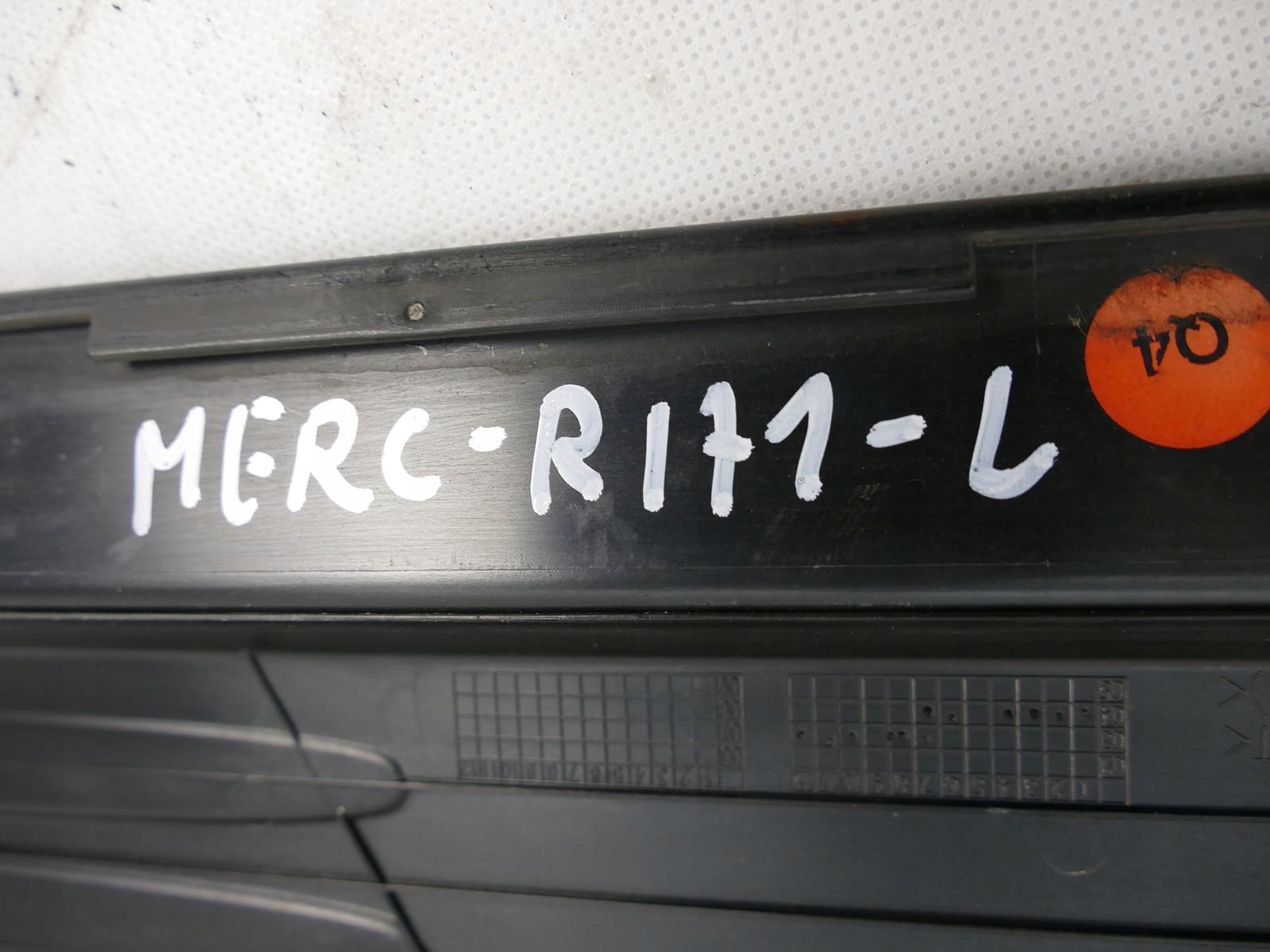 MERCEDES SLK R171 moulding threshold cap left