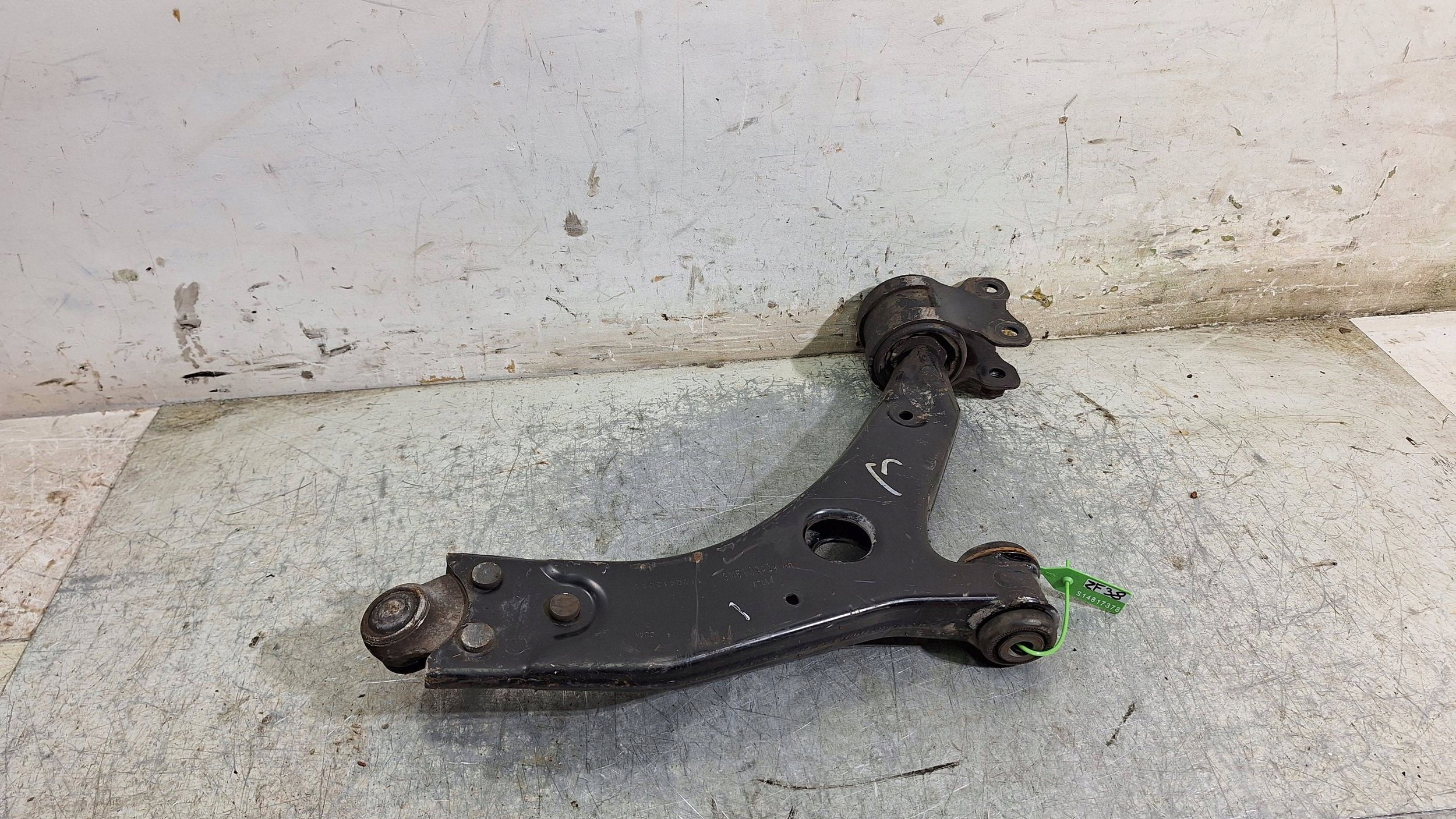 arm left front 3M51-3A424-AH FORD FOCUS MK2 C MAX MK1 VOLVO C30 S40 V50
