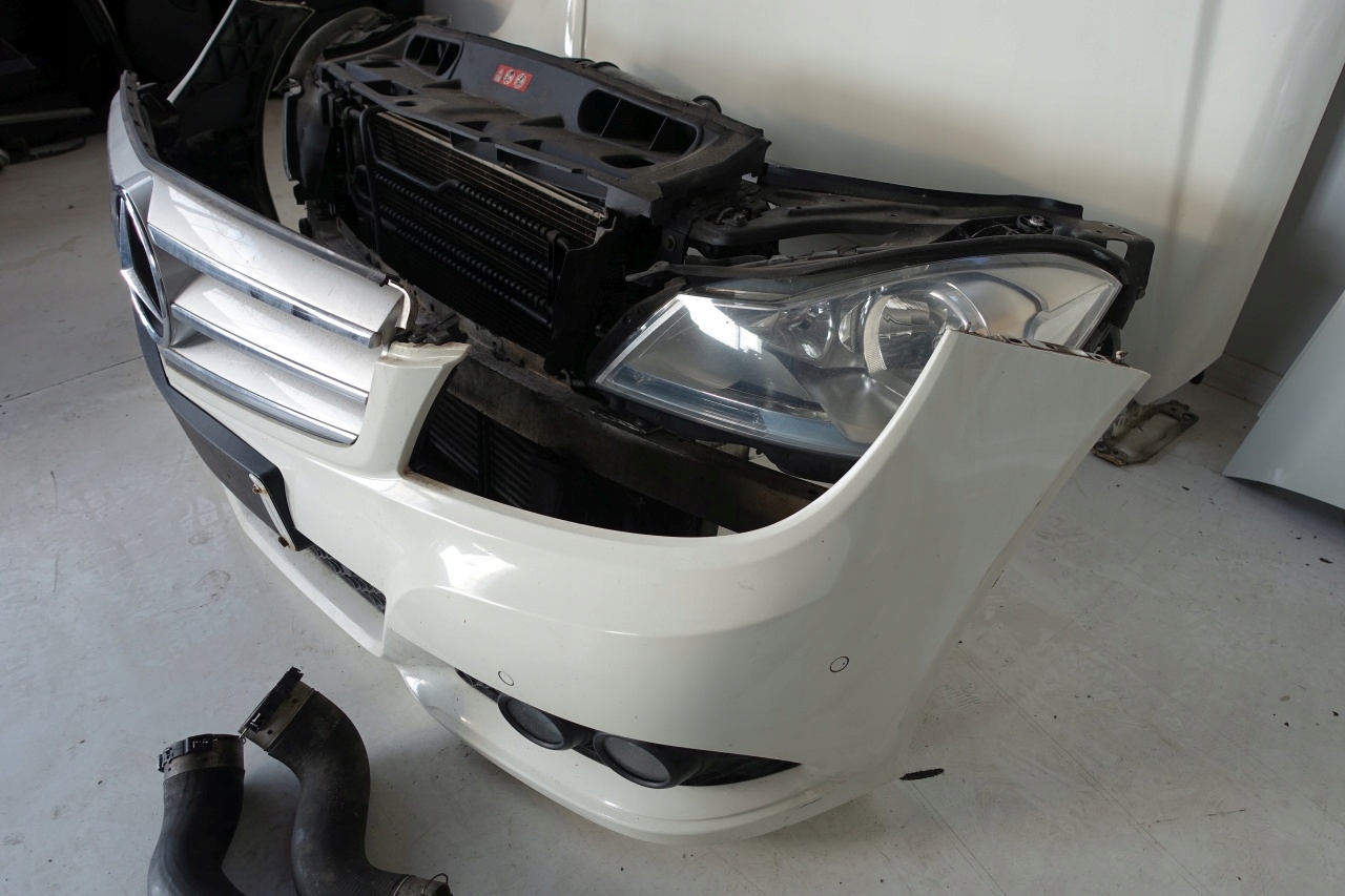 Mercedes w204 przód maska zderzak 2.2 650 LIFT pas Numer katalogowy części w204650przód