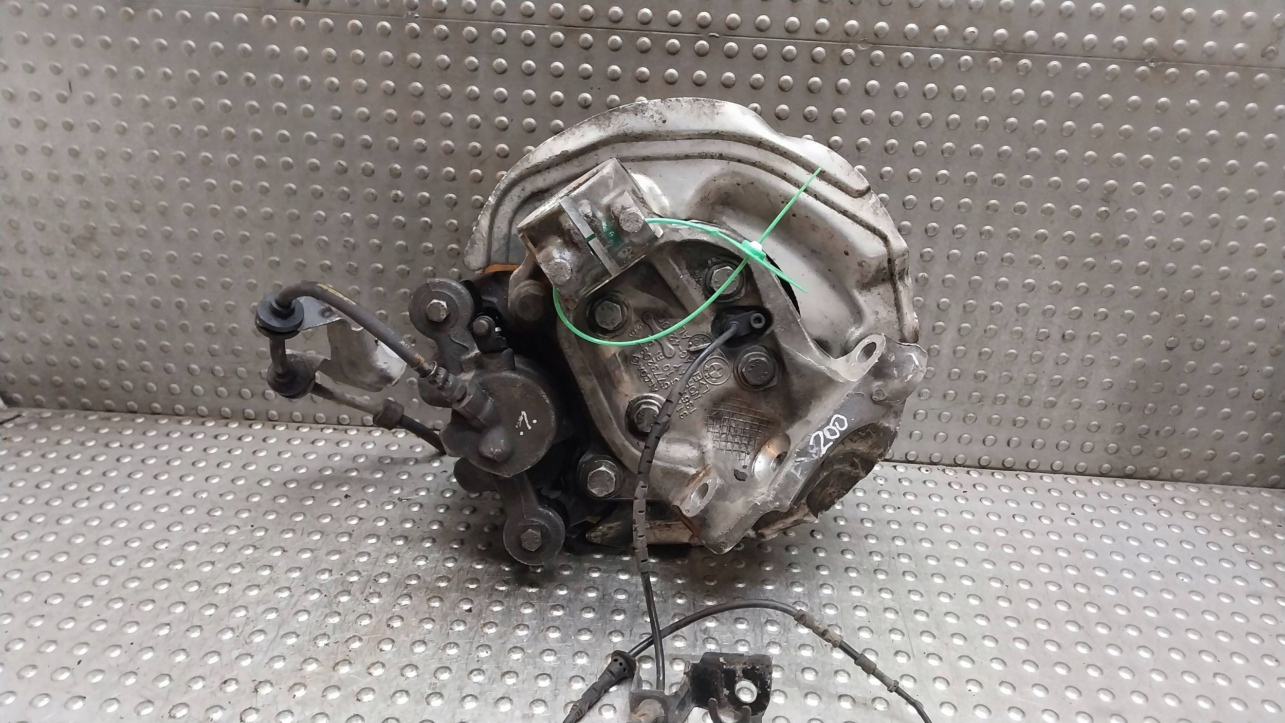 otoč čapu strmeň ľavý predok 6793209 BMW E90 E91 E92 E93 E81 E82 E87