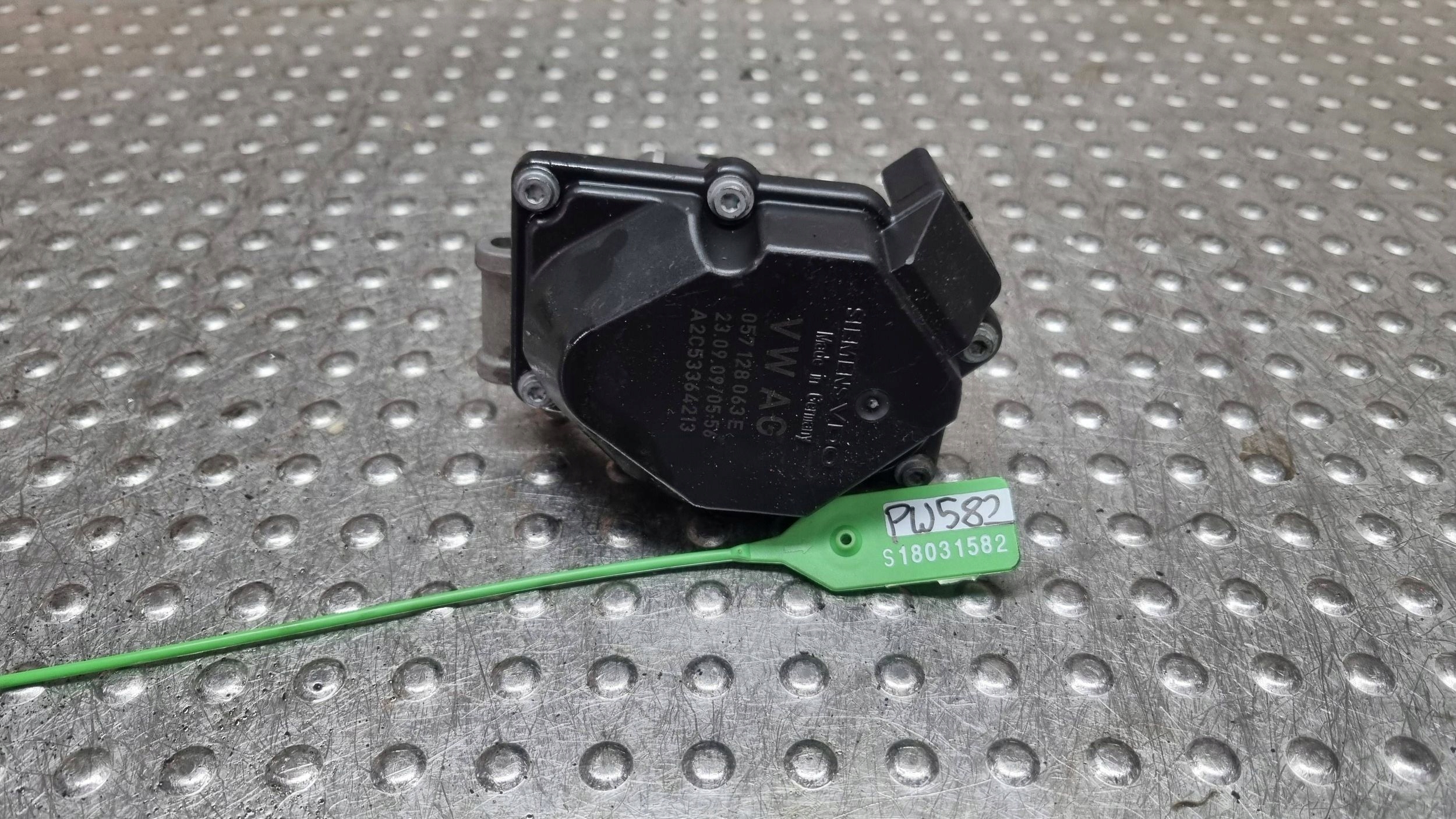 Valvola a farfalla 057128063E PORSCHE CAYENNE 7L Q7 4L TOUAREG e 7L A8 D4 4.2TDI