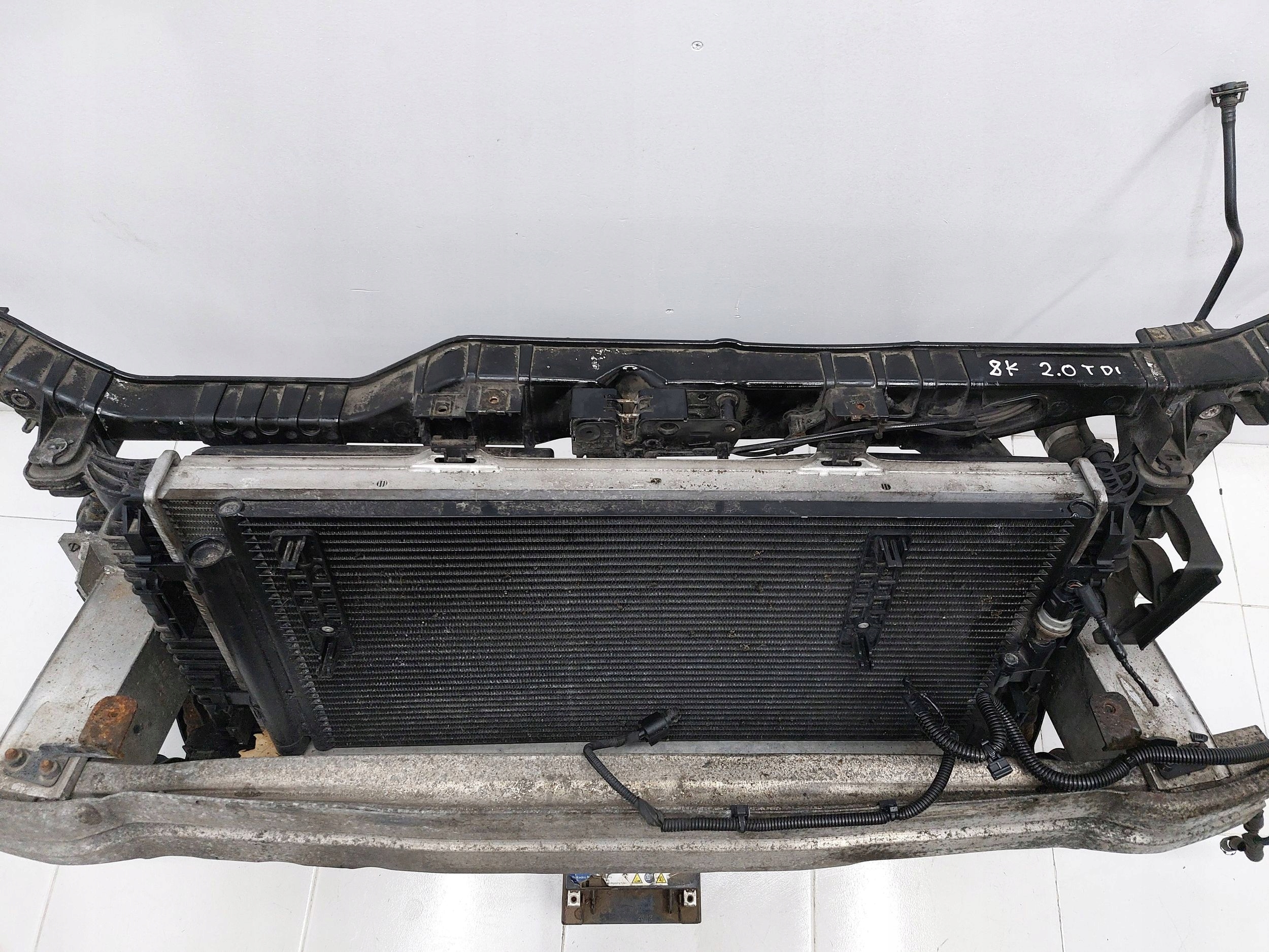 AUDI A4 B8 08-11r 2.0 TDI front panel, wall radiator fan blinds air line