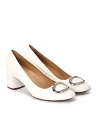 klasické dámské lodičky v barvě zlomené bílé na sloupku Kazar 37