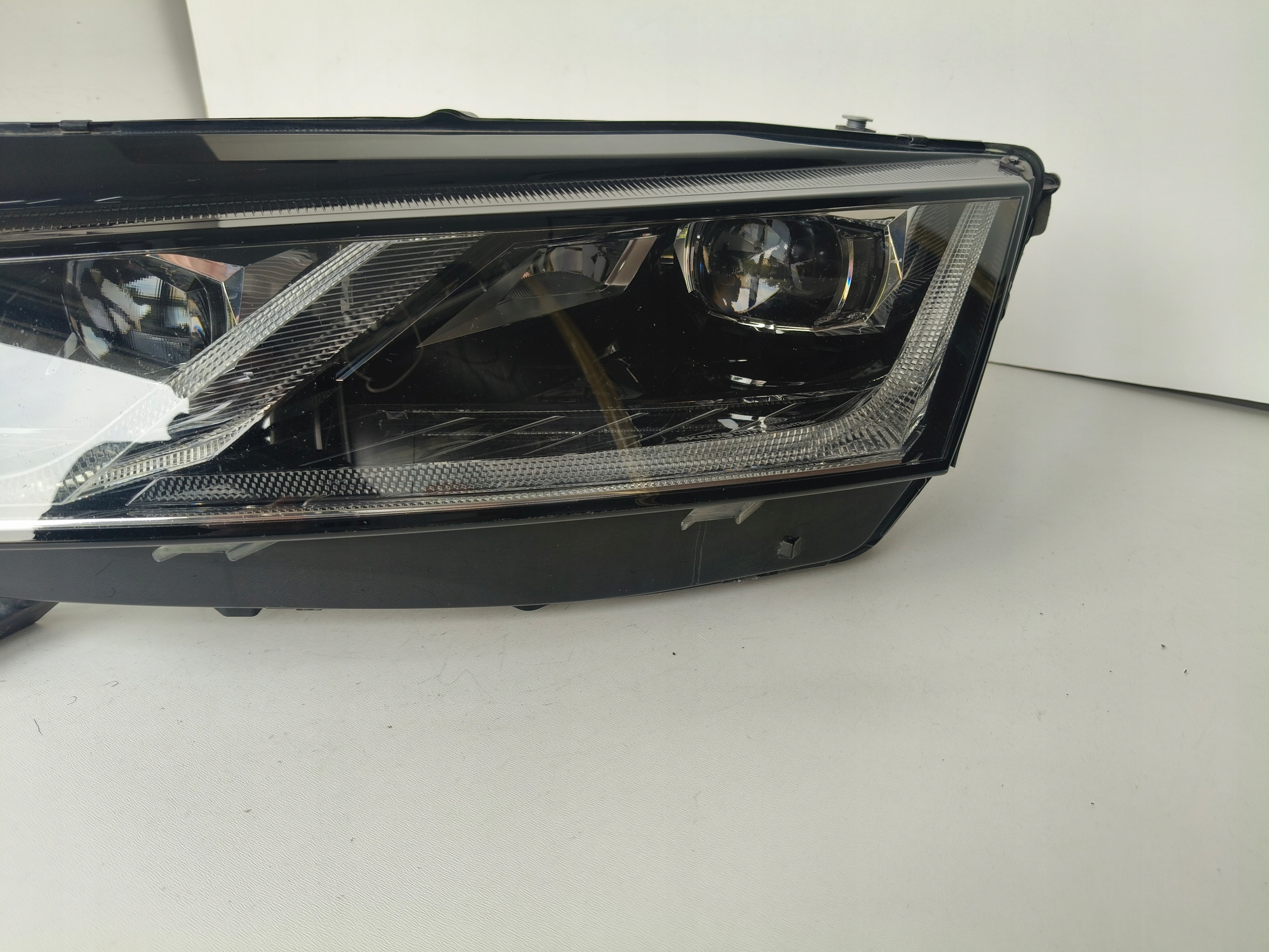 light left REFLEKTOR SKODA OCTAVIA IV 4 5E3 20- FULL LED