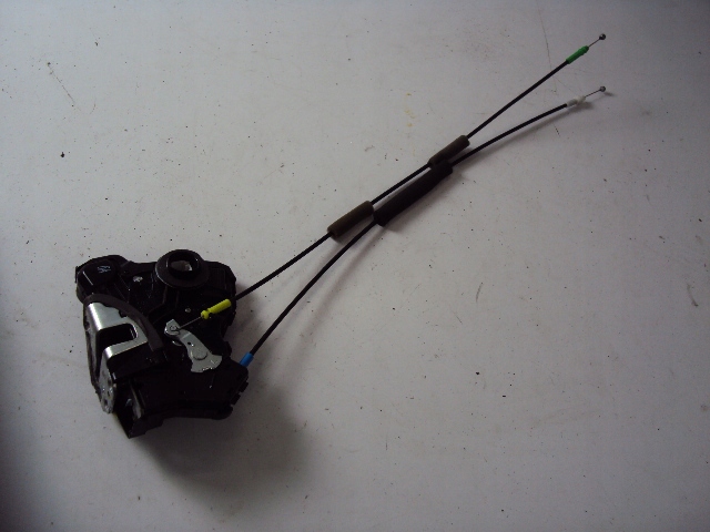 ЗАМОК ДВЕРІ ЛІВИЙ ПЕРЕД TOYOTA AVENSIS T27 FL 11-