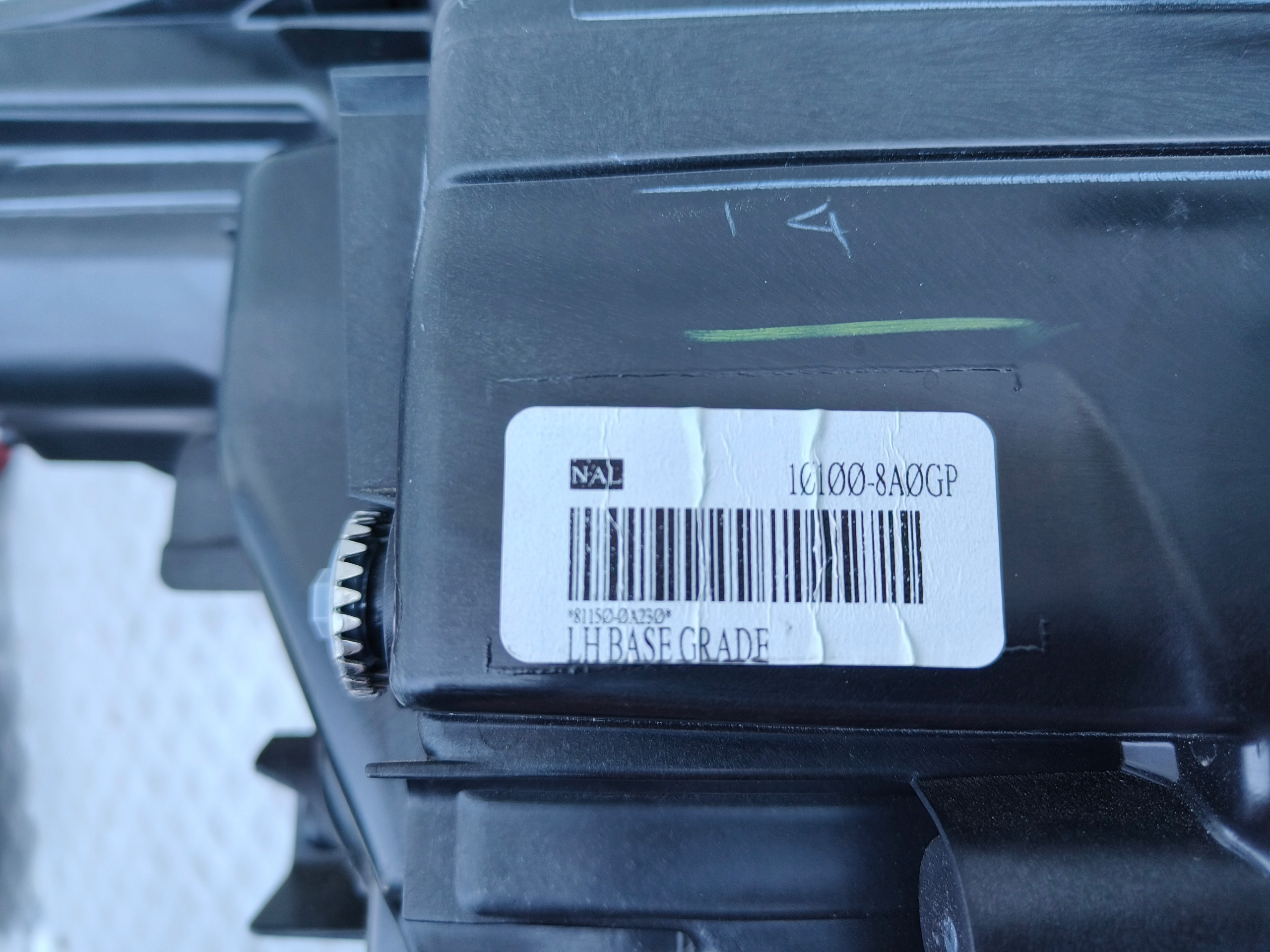 TOYOTA COROLLA CROSS 2022 2023 24- REFLEKTOR LAMPA BASE LED LEWA CIEMNA USA Jakość części (zgodnie z GVO) O - oryginał z logo producenta pojazdu (OE)