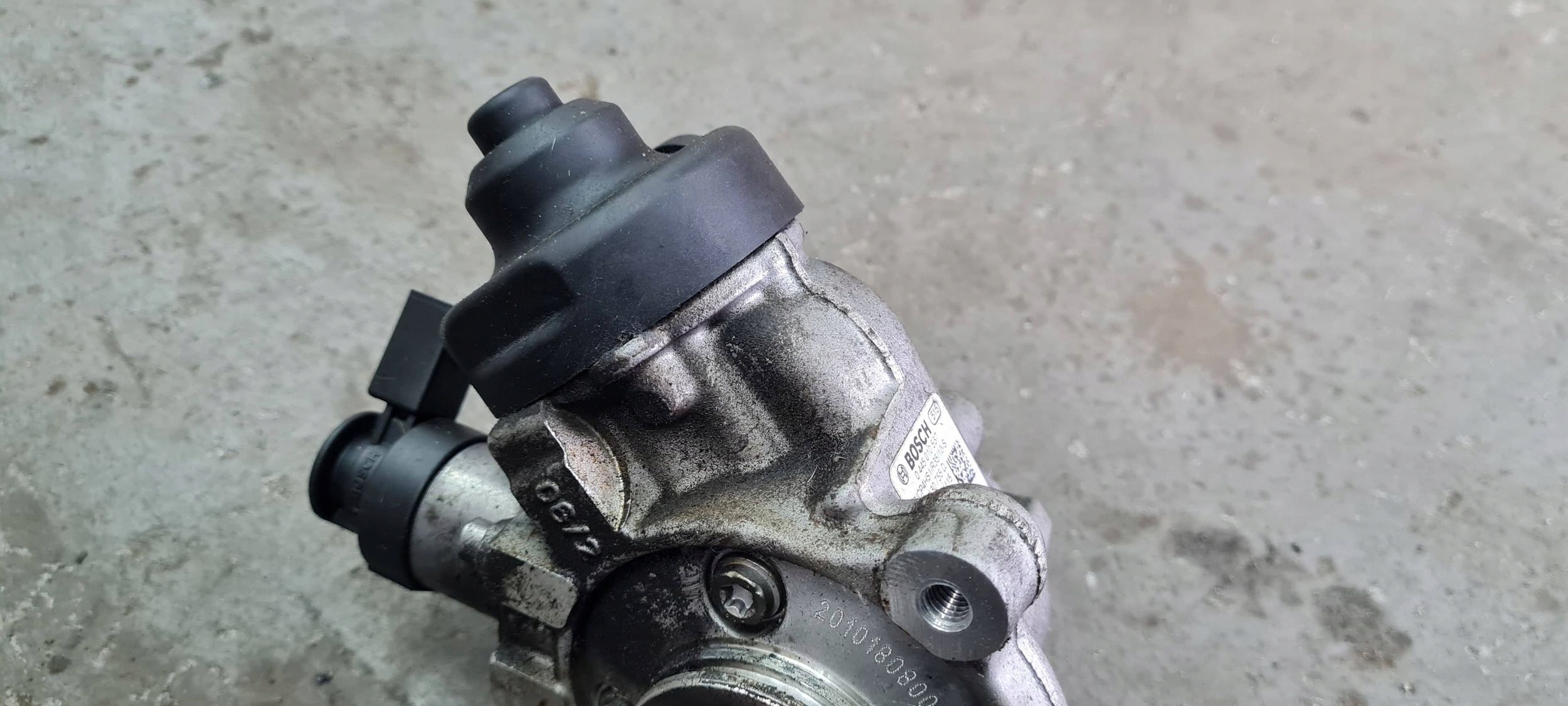 A4 B9 8W injection pump 2.0 TDI 04L130755D A5 8W Q5 80A