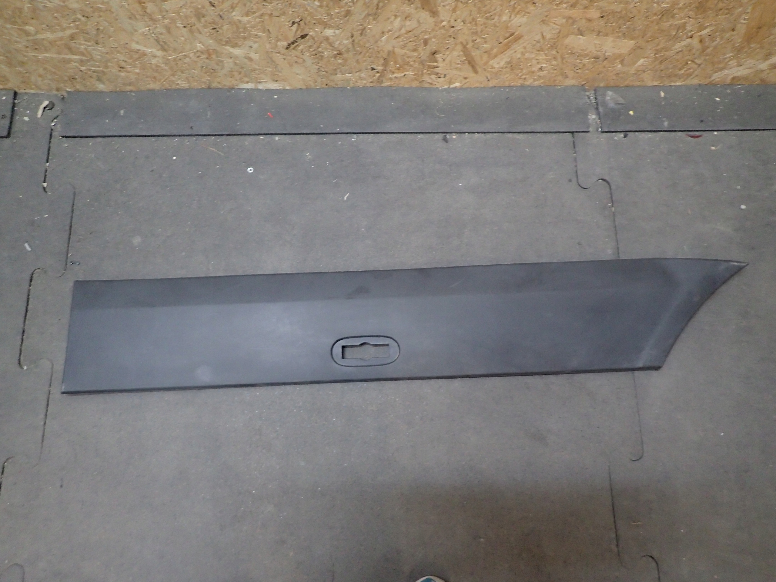 MOULDING CAP LEFT REAR PART MERCEDES SPRINTER W906
