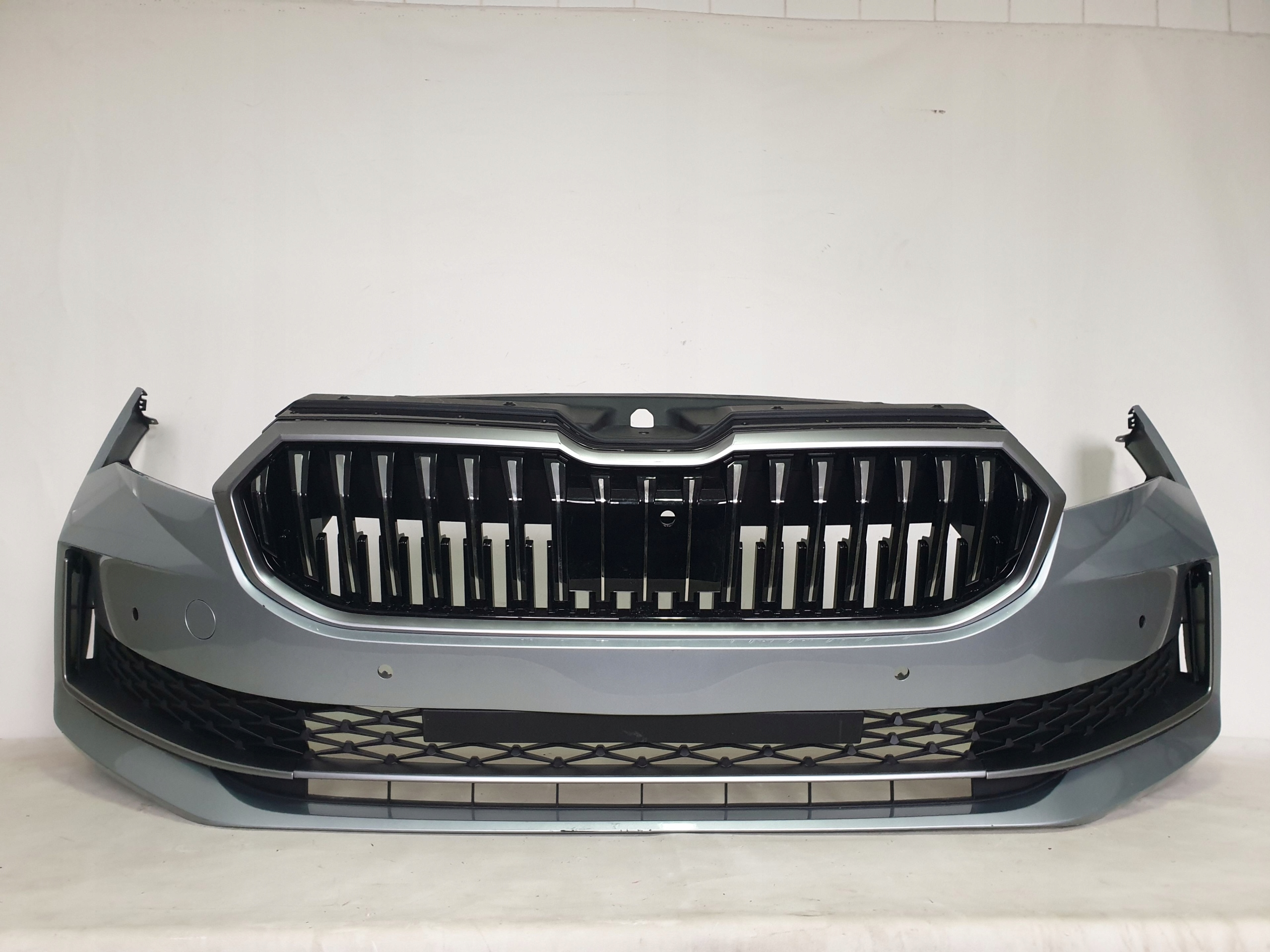 SKODA SUPERB IV 3P0 23-> bumper front front 6 x PDC cover 3P0807221