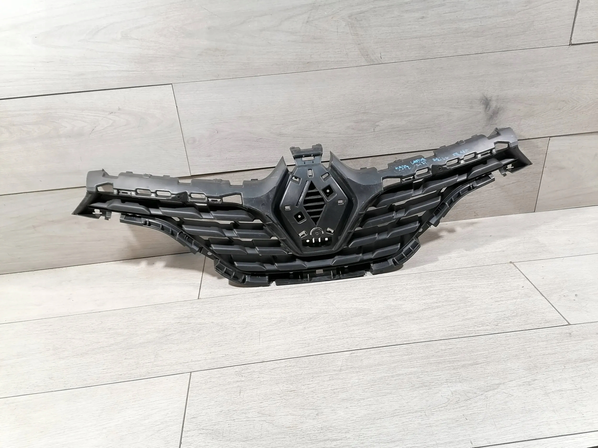 renault oe 623109707R CAPTUR решетка радиатора
