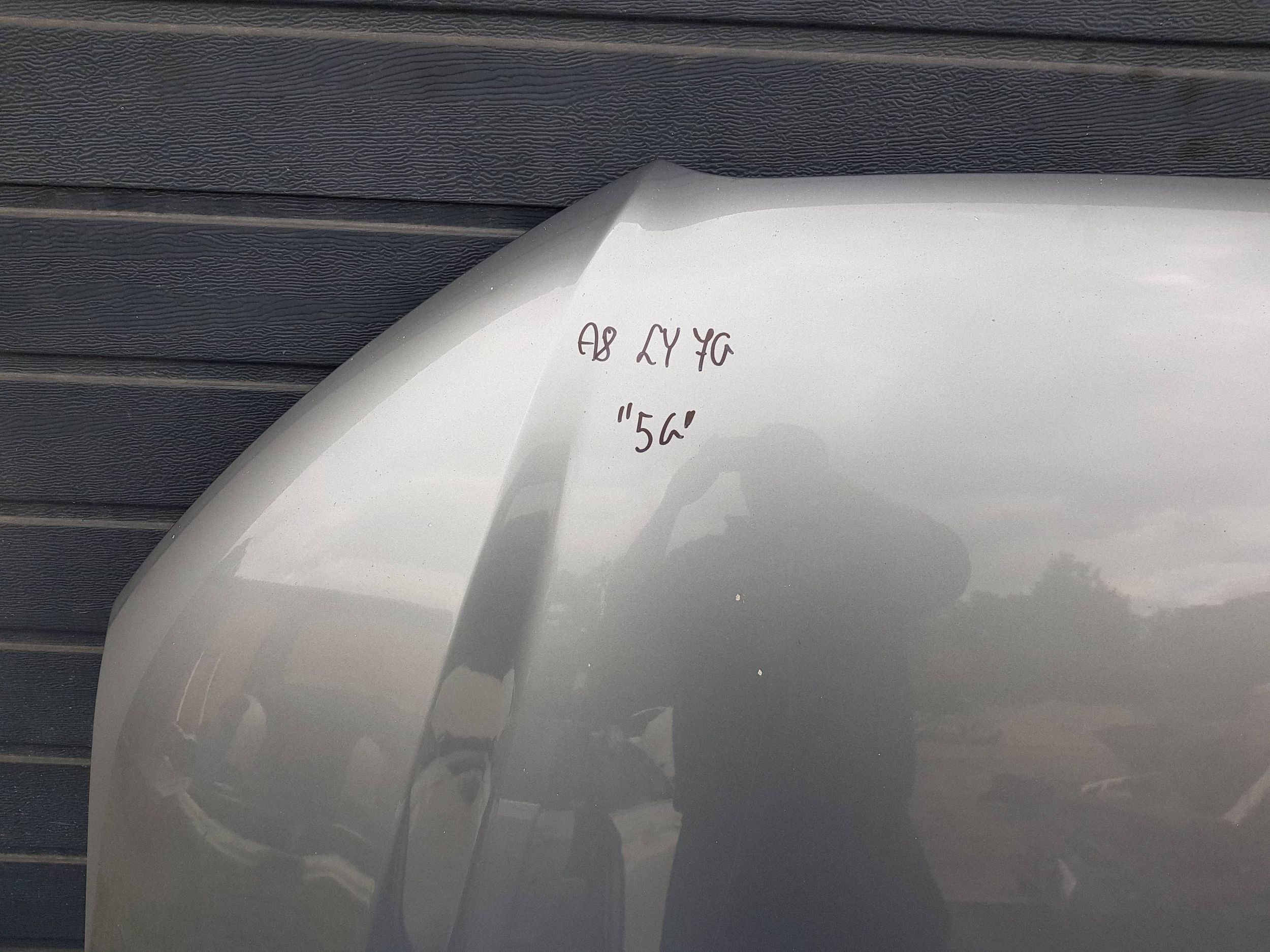 kapota AUDI A8 D4 LY7G