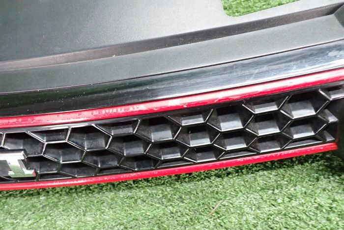 VW GOLF VI GTI Grille